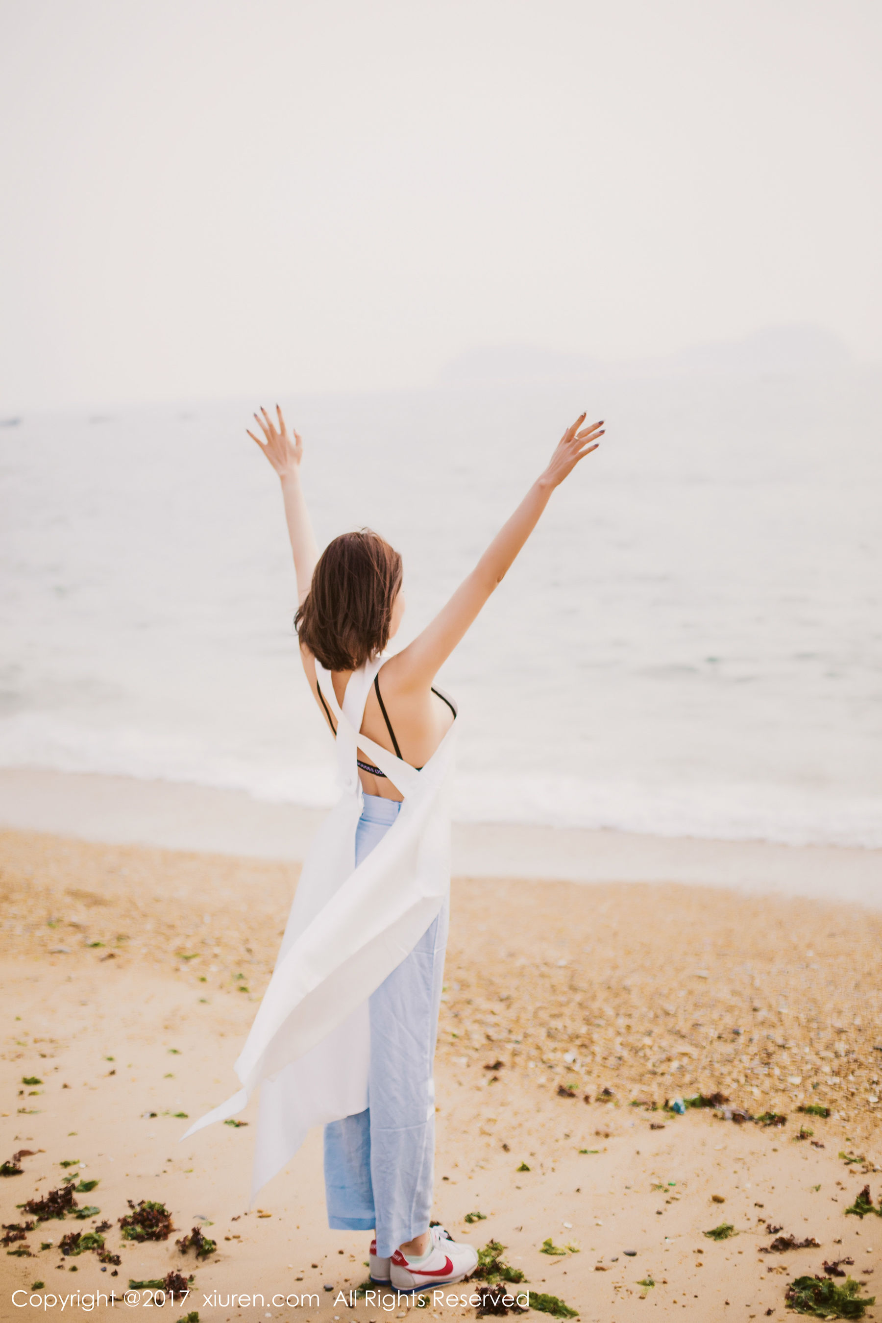 廿十(凯竹)《海边唯美风+性感室内》 秀人 NO.879第2张