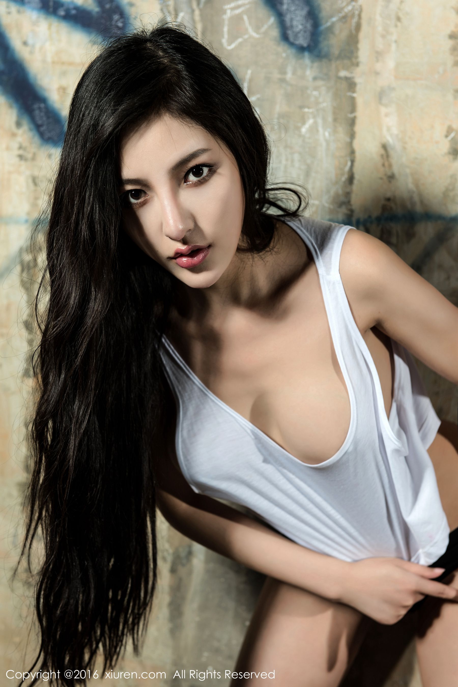 UU阿文《妖艳、丰乳肥臀,风姿绰约》 秀人网 No.626第4张