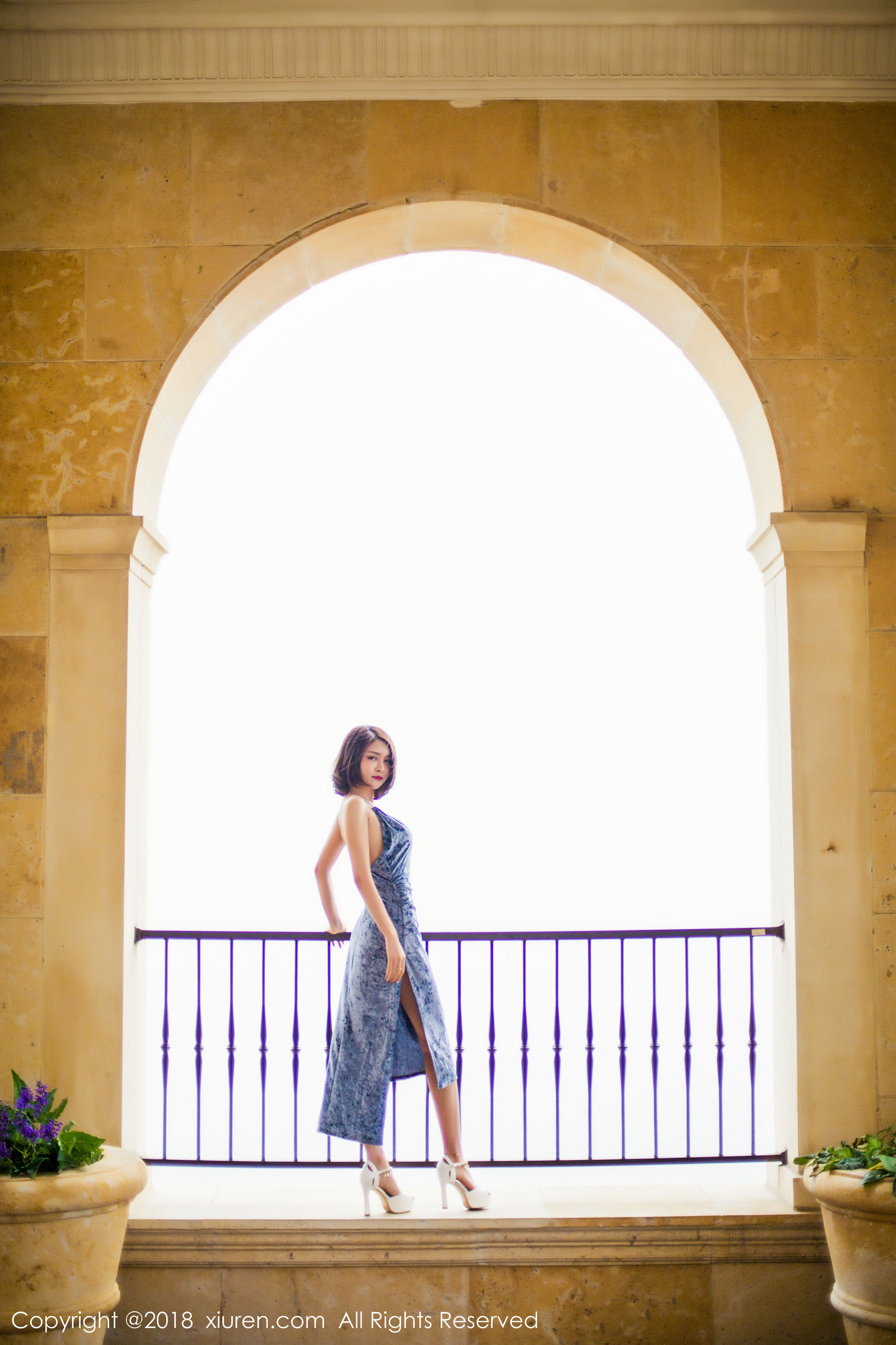 女神@廿十《长裙街拍+内衣+浴袍》 秀人 No.935第6张