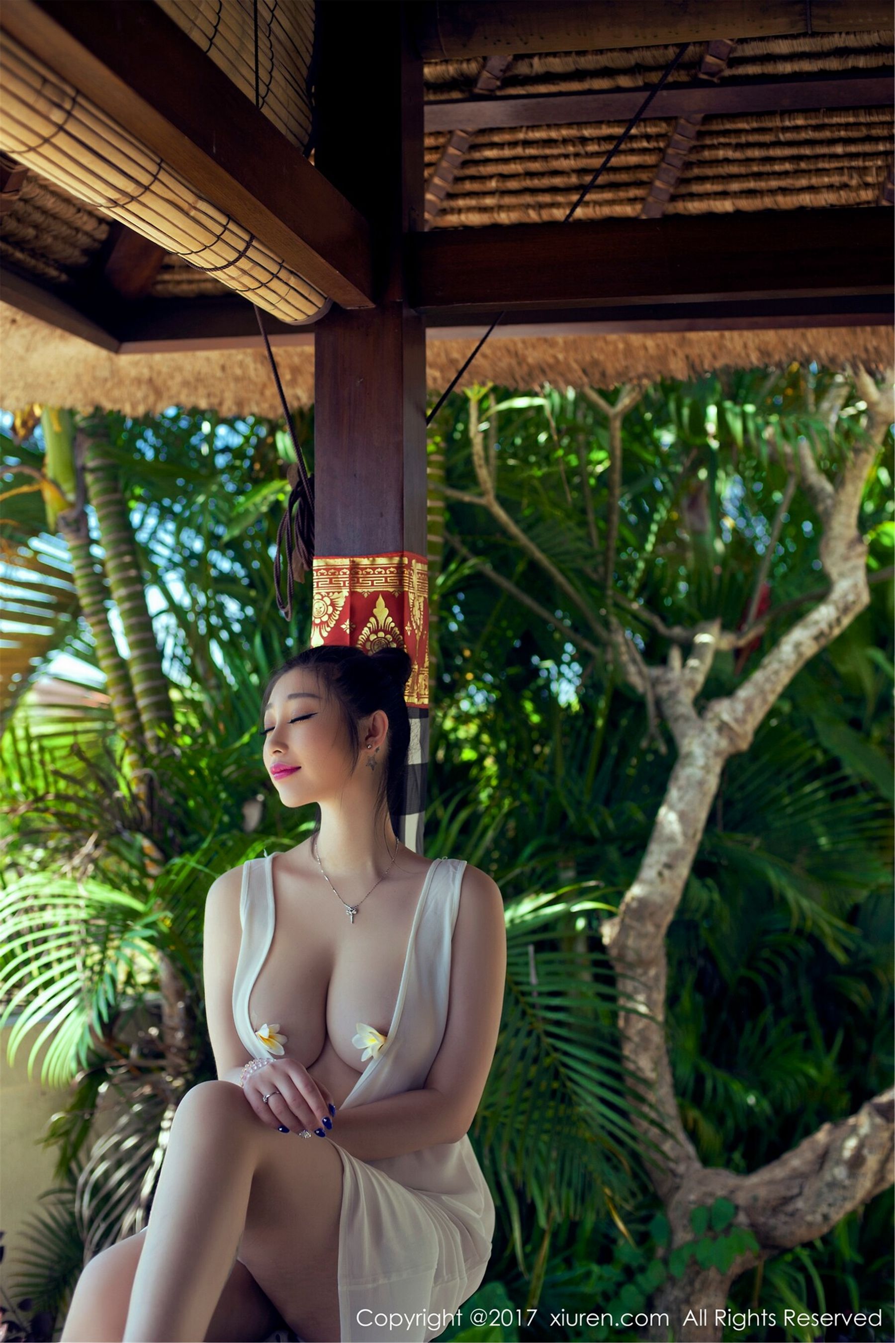 妲己_Toxic《深V开胸长裙+黑色比基尼》 秀人网XIUREN No.750第7张