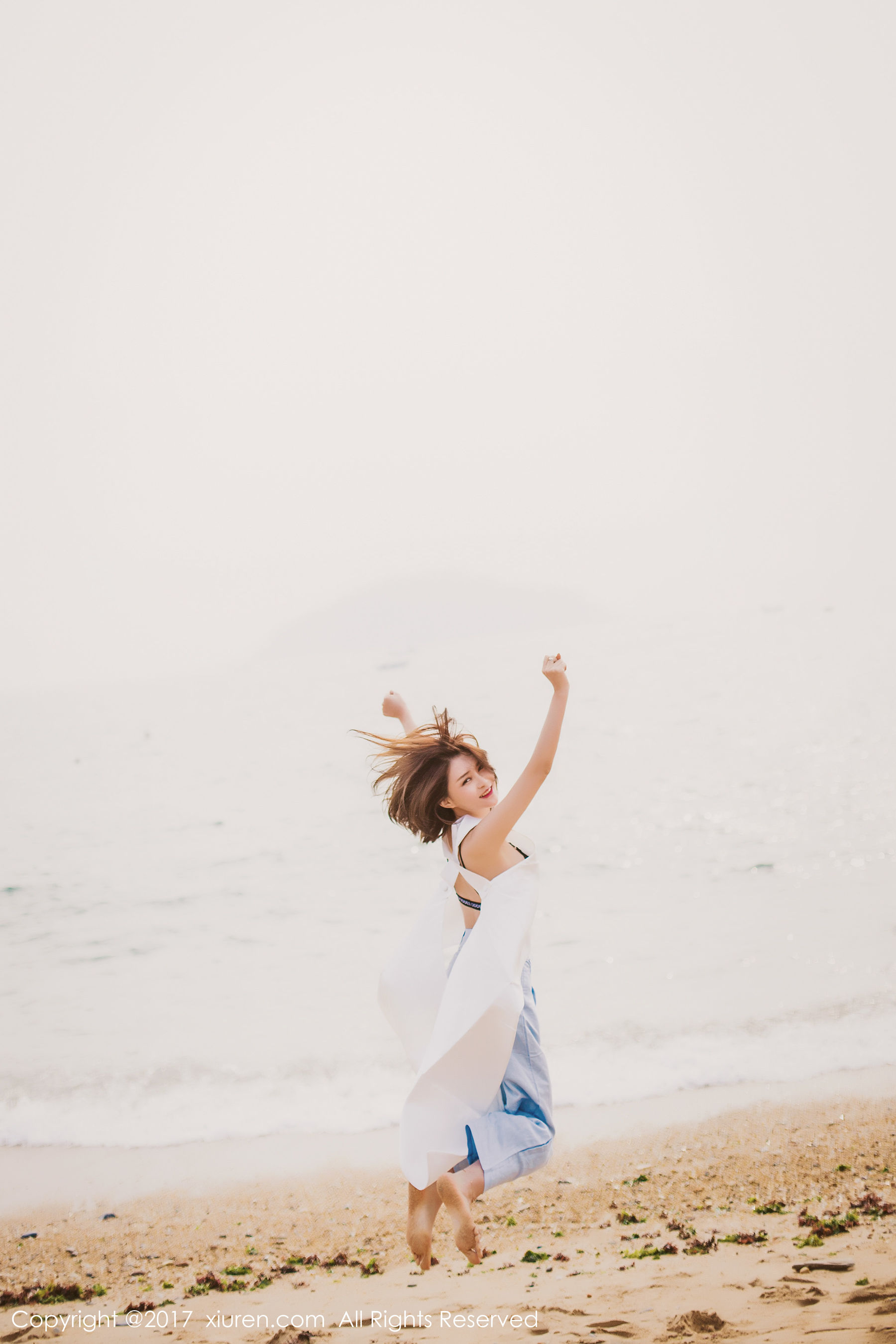 廿十(凯竹)《海边唯美风+性感室内》 秀人 NO.879第4张