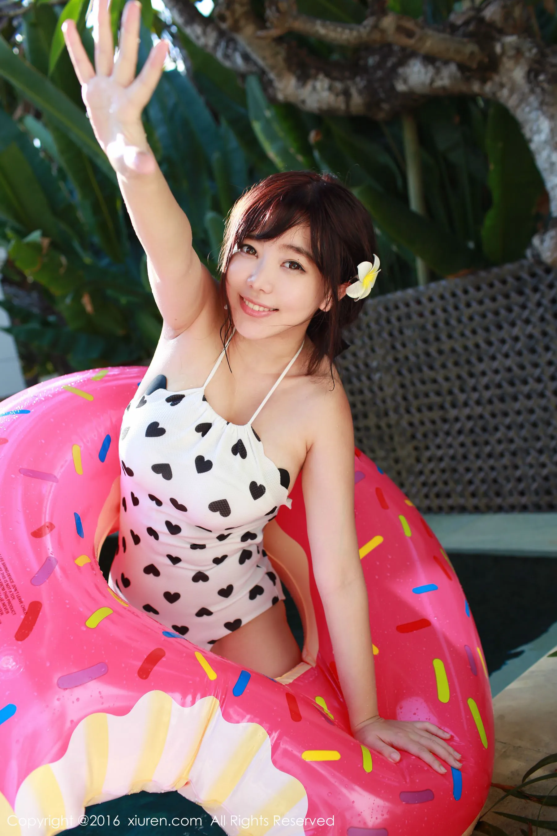 刘飞儿Faye《吊带牛仔热裤+比基尼》 秀人网 No.470第16张