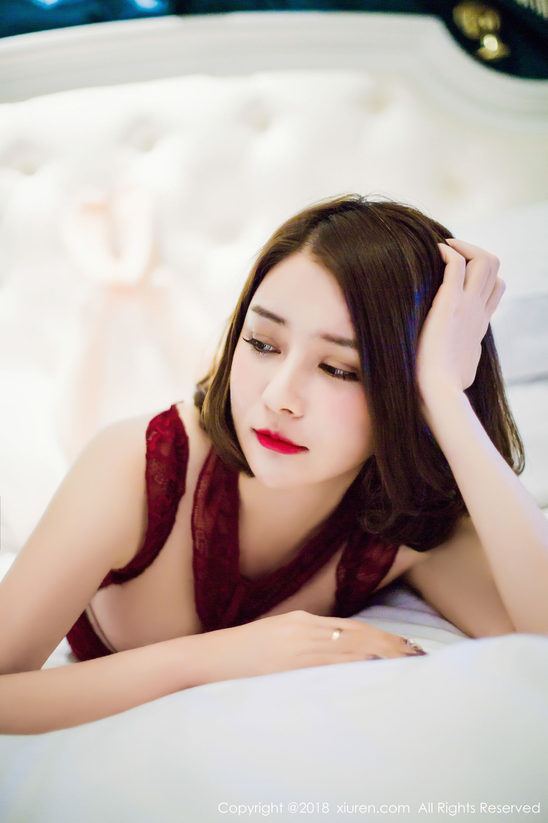 女神@廿十《长裙街拍+内衣+浴袍》 秀人 No.935第13张