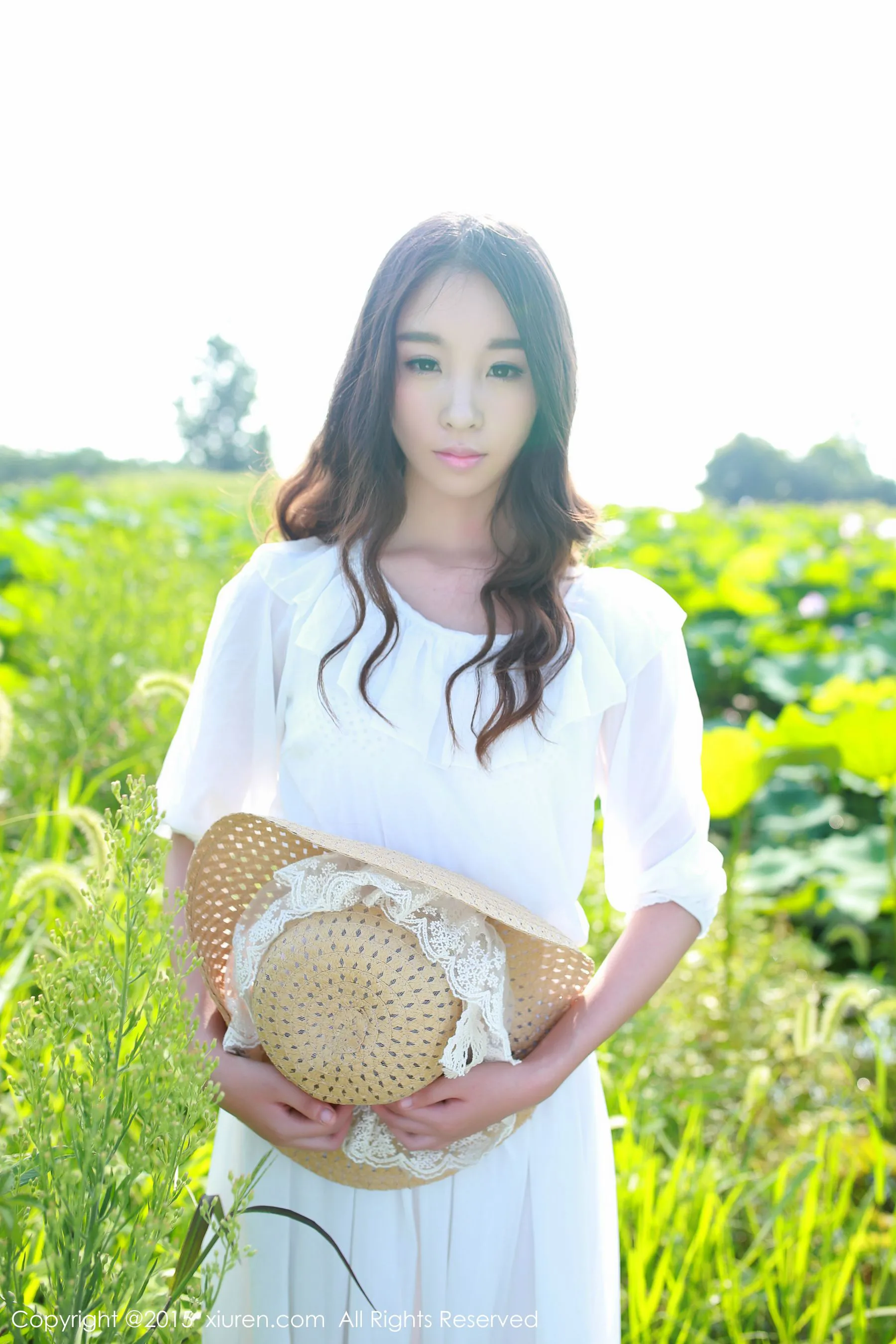  梓萱Crystal《小清新外拍~ 野外露出》 秀人网 No.371第6张