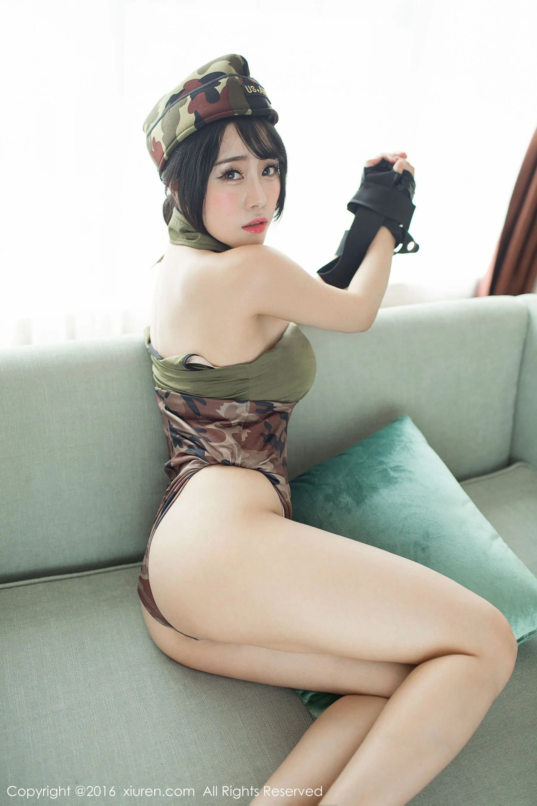 兜豆靓Youlina《迷彩服+浴室系列》 秀人网 No.519第10张