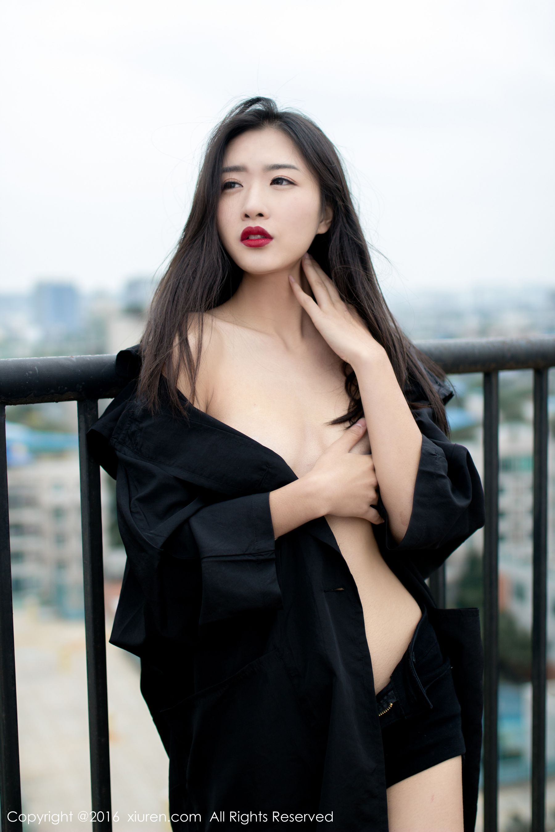 周琰琳LIN《红颜朱唇,宛若青莲出水》 秀人网 No.624第13张