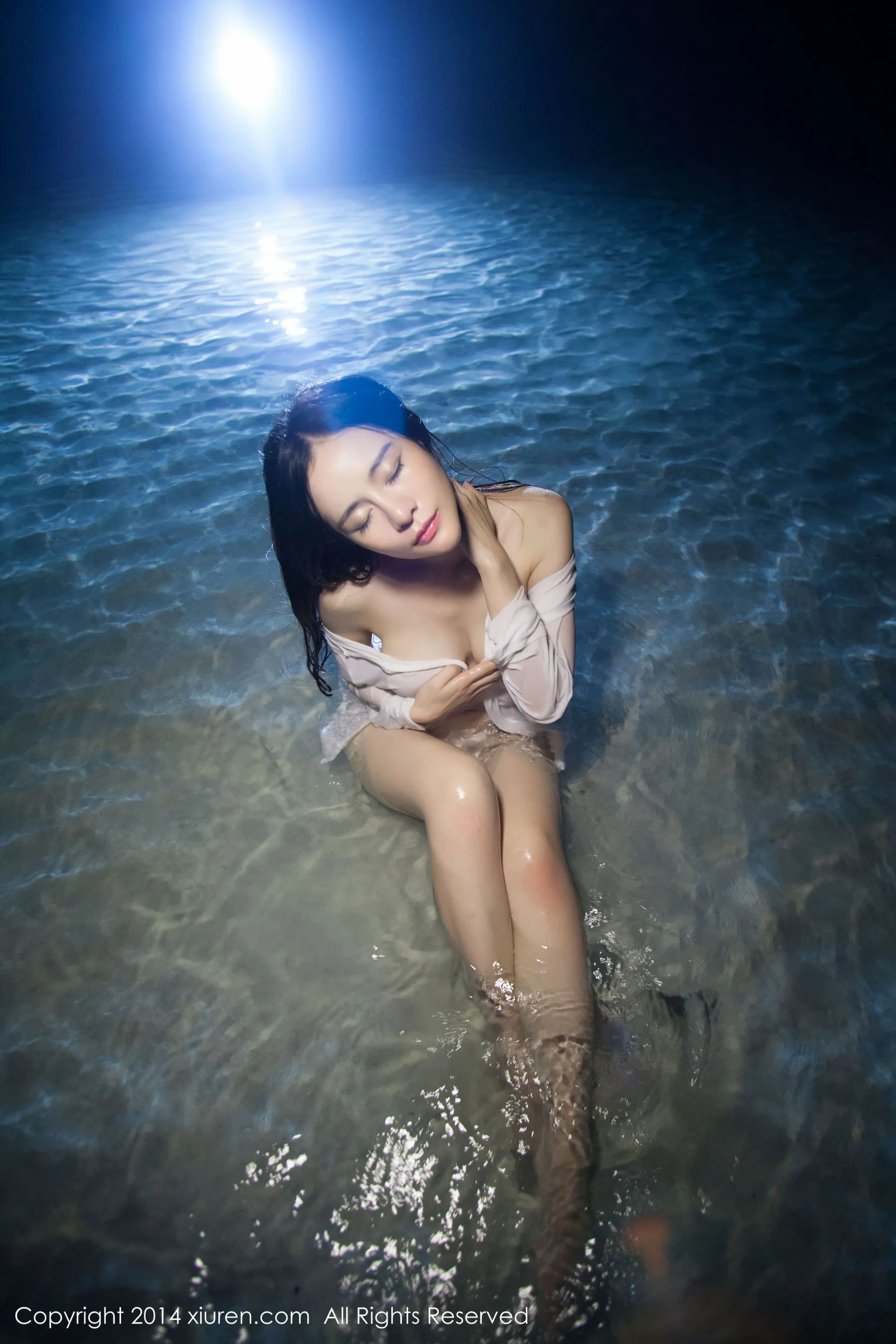 nancy小姿《小清新泳装+沙滩湿身》 秀人网 No.088第17张