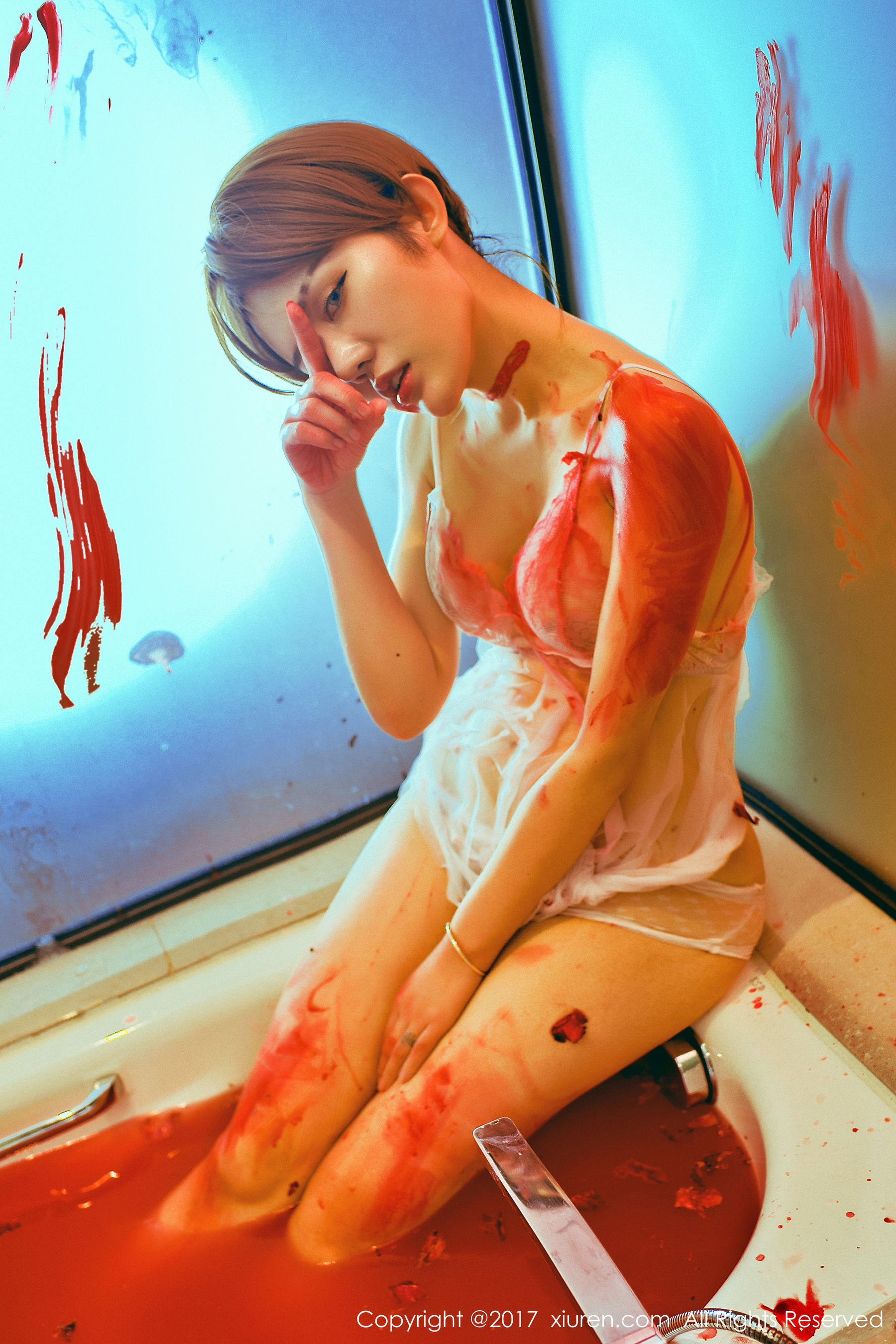 兔子NINA《半裸床单滚和血腥浴缸湿身》 XiuRen 秀人网 NO.840第14张