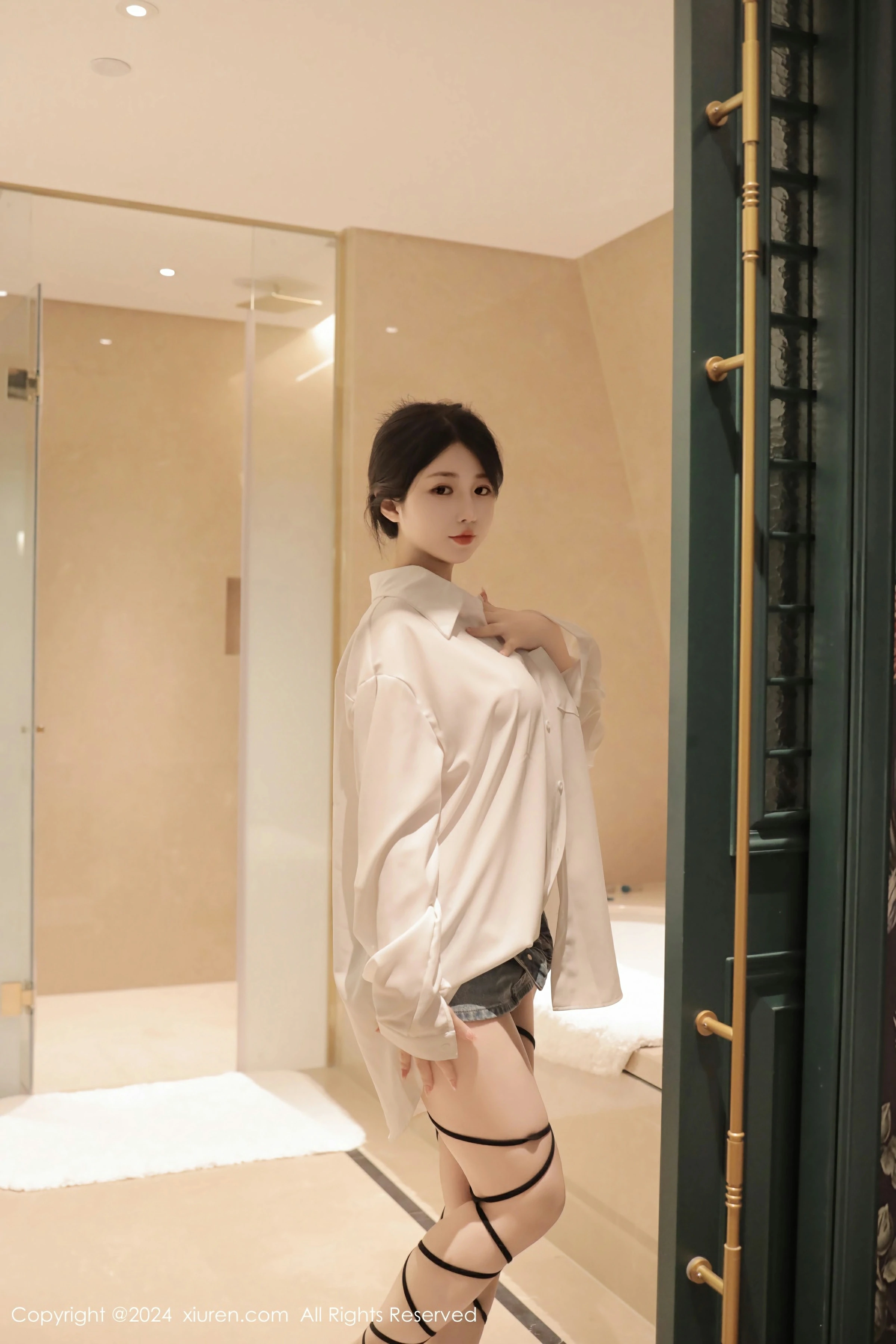  XiuRen 秀人 No.8400 陈小花 [77P]第1张