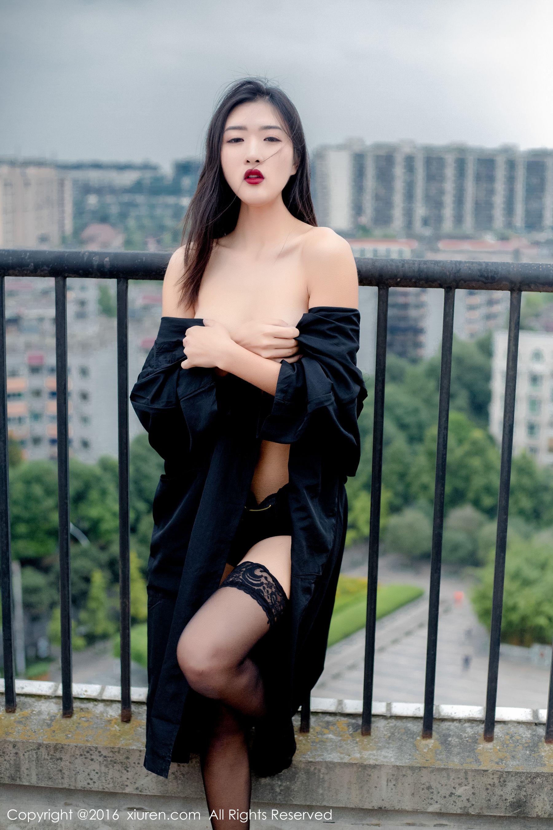 周琰琳LIN《红颜朱唇,宛若青莲出水》 秀人网 No.624第12张