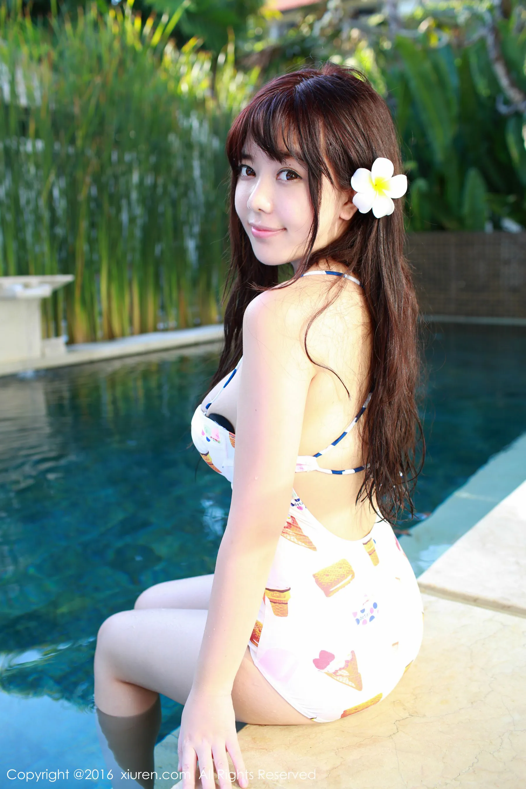 刘飞儿Faye《巴厘岛旅拍》2套死库水 秀人网 No.514第12张