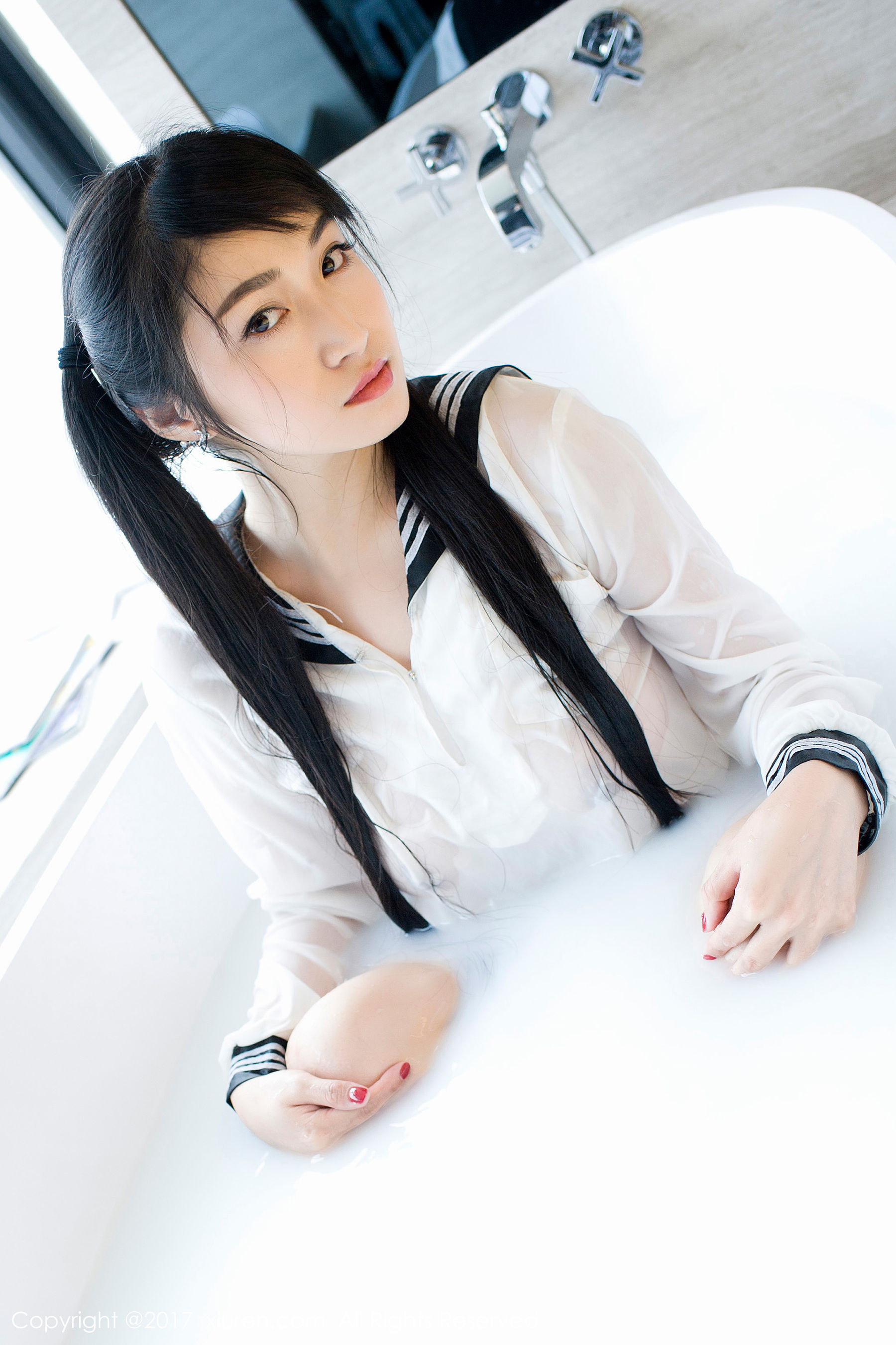 盼盼龙女sunny《牛奶浴学生装+透明学生装+黑色乳贴》 秀人 NO.853第8张