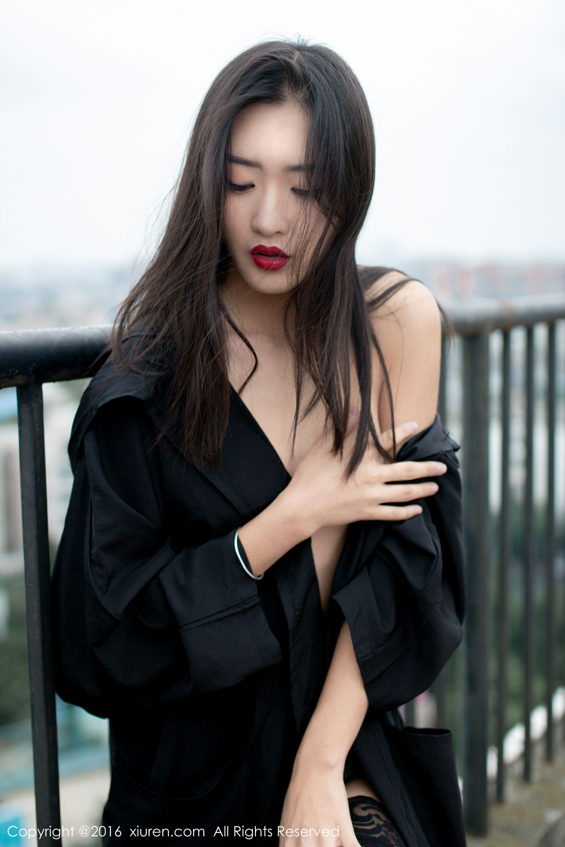 周琰琳LIN《红颜朱唇,宛若青莲出水》 秀人网 No.624第11张