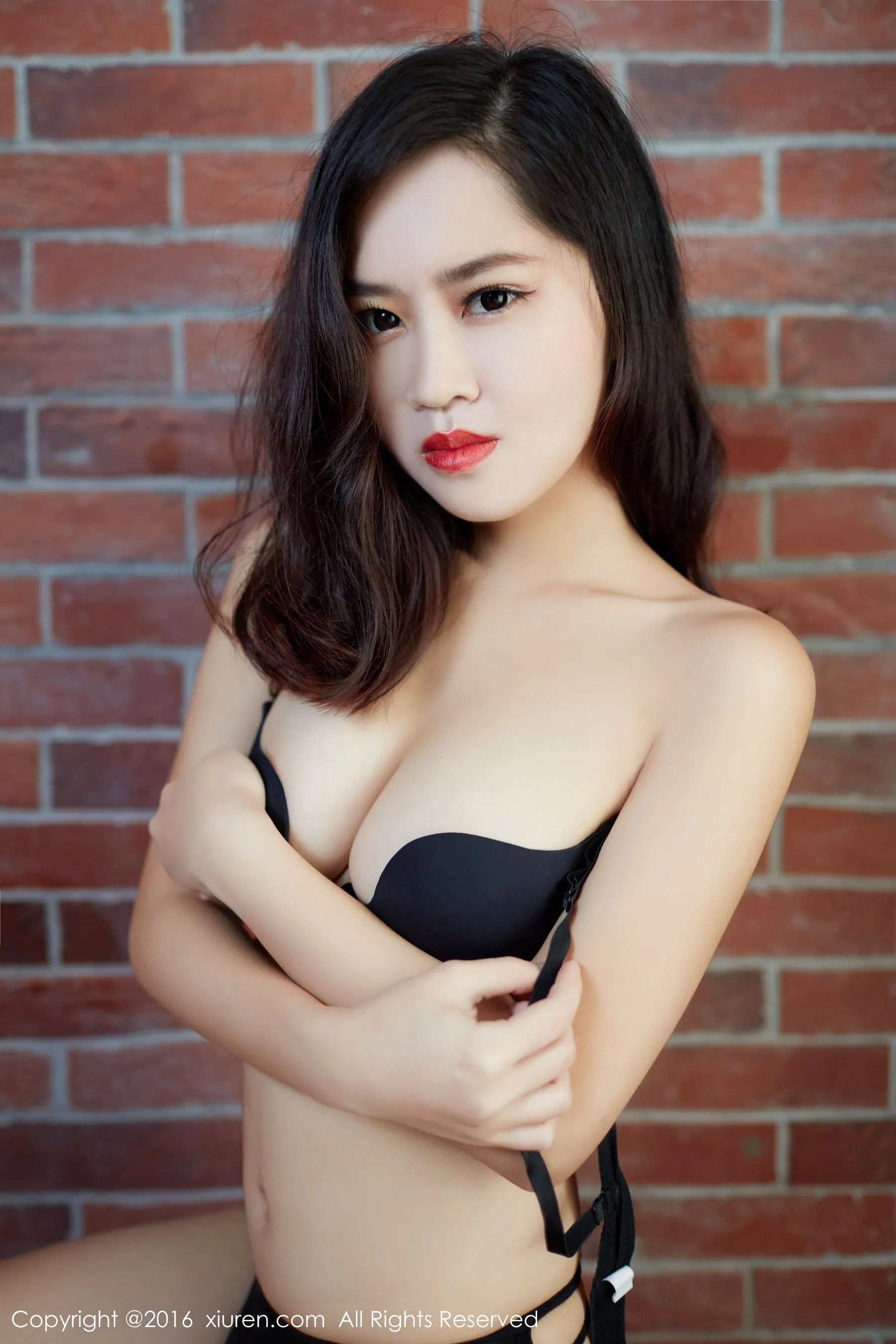 荡漾Crystal《豹纹内衣、黑丝内衣+透视装》 秀人网 No.592第13张