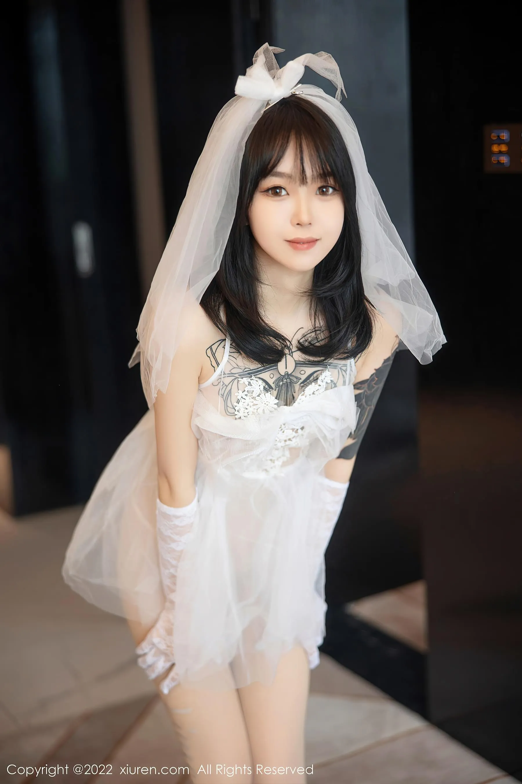  秀人网 No.5212 奶瓶. 婚纱服美腿第1张