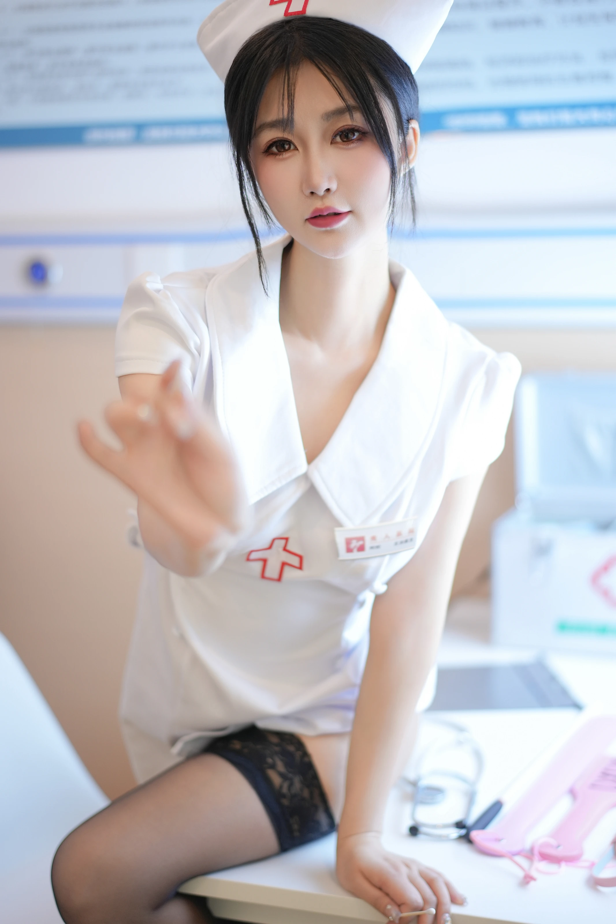  XiuRen 内购版 No.8512 laura阿姣 VIP医护病房 [92P]第2张