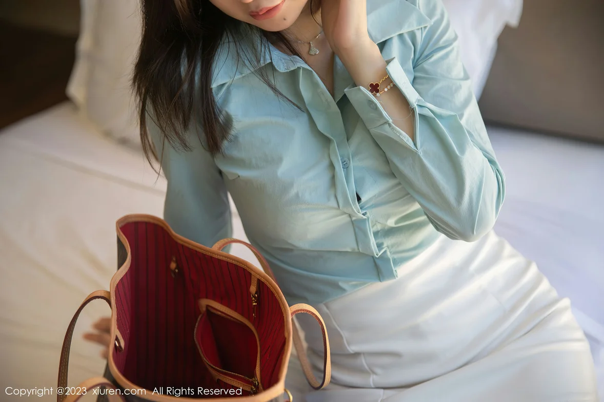  XiuRen 秀人 No.7152 808 绮里嘉ula 黑色情趣内衣性感写真 [81P]第1张