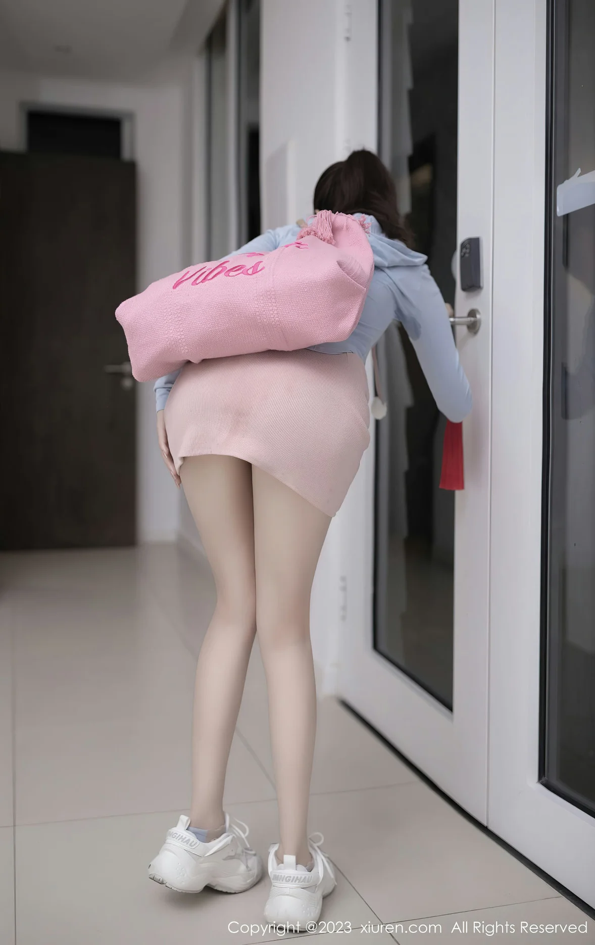  XiuRen 秀人 No.7120 鱼子酱Fish 浅粉色蕾丝内衣泰国旅拍 [81P]第2张