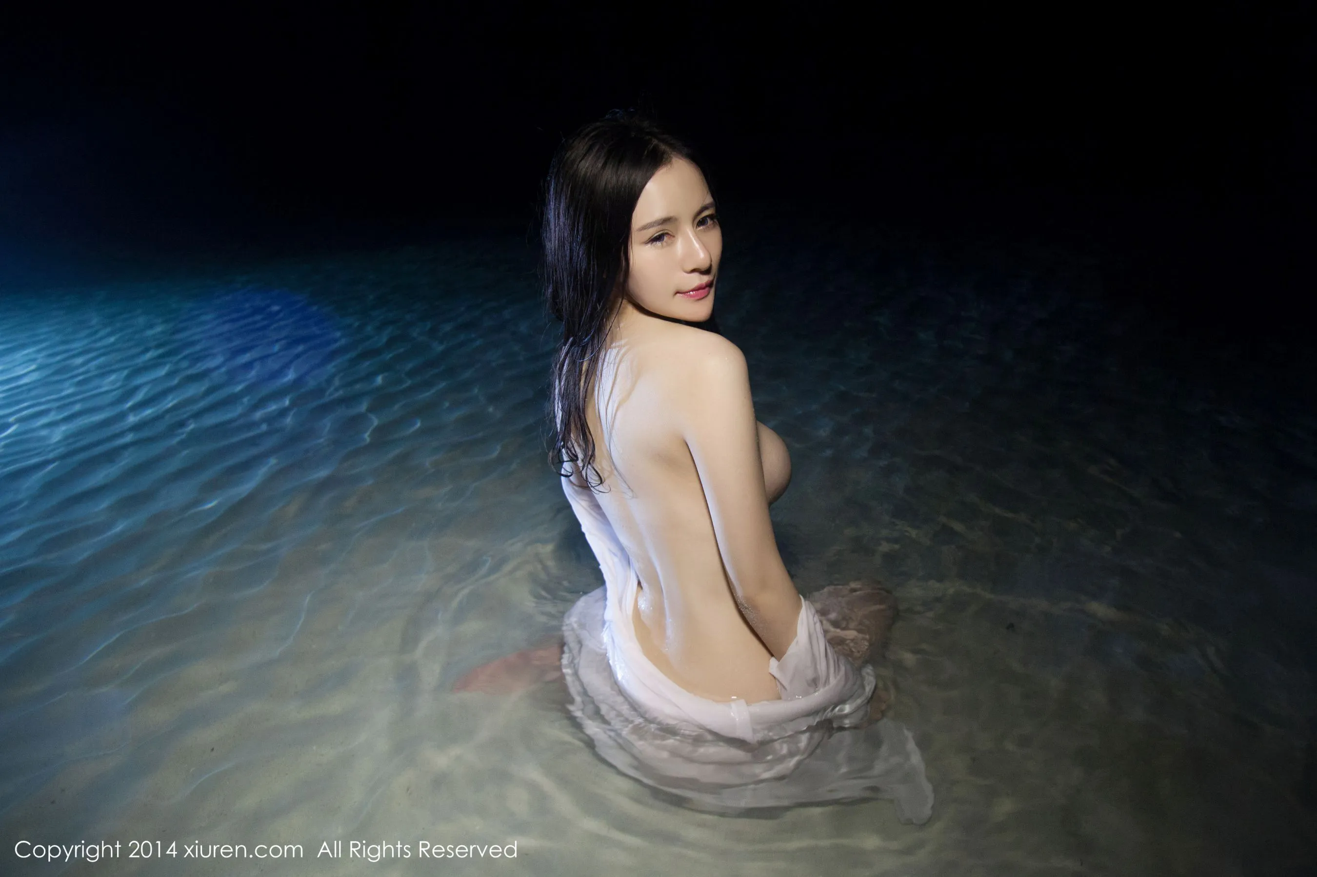 nancy小姿《小清新泳装+沙滩湿身》 秀人网 No.088第21张