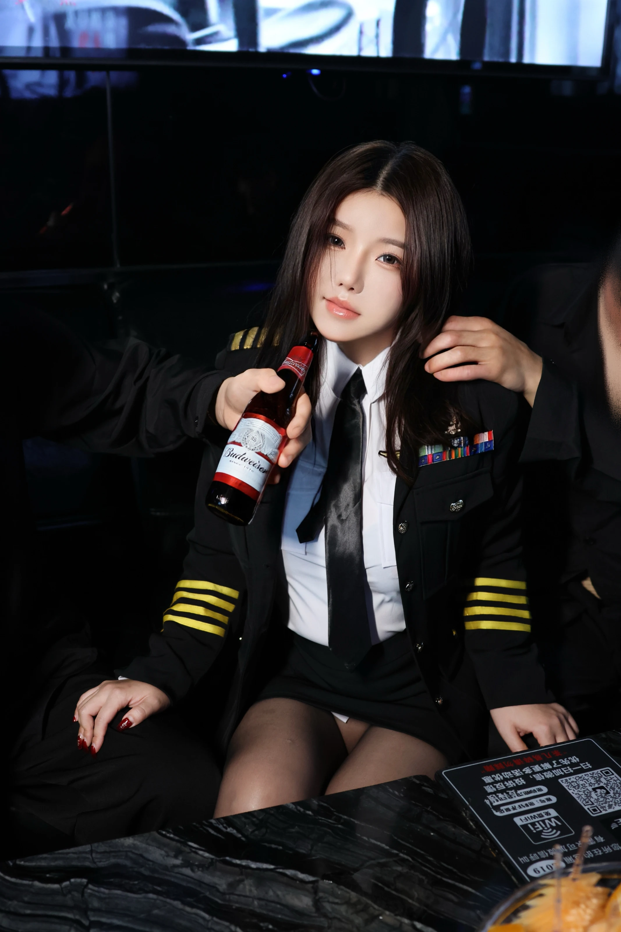  XiuRen 内购版 小薯条nienie 迷情KTV场景主题写真 [101P]第32张