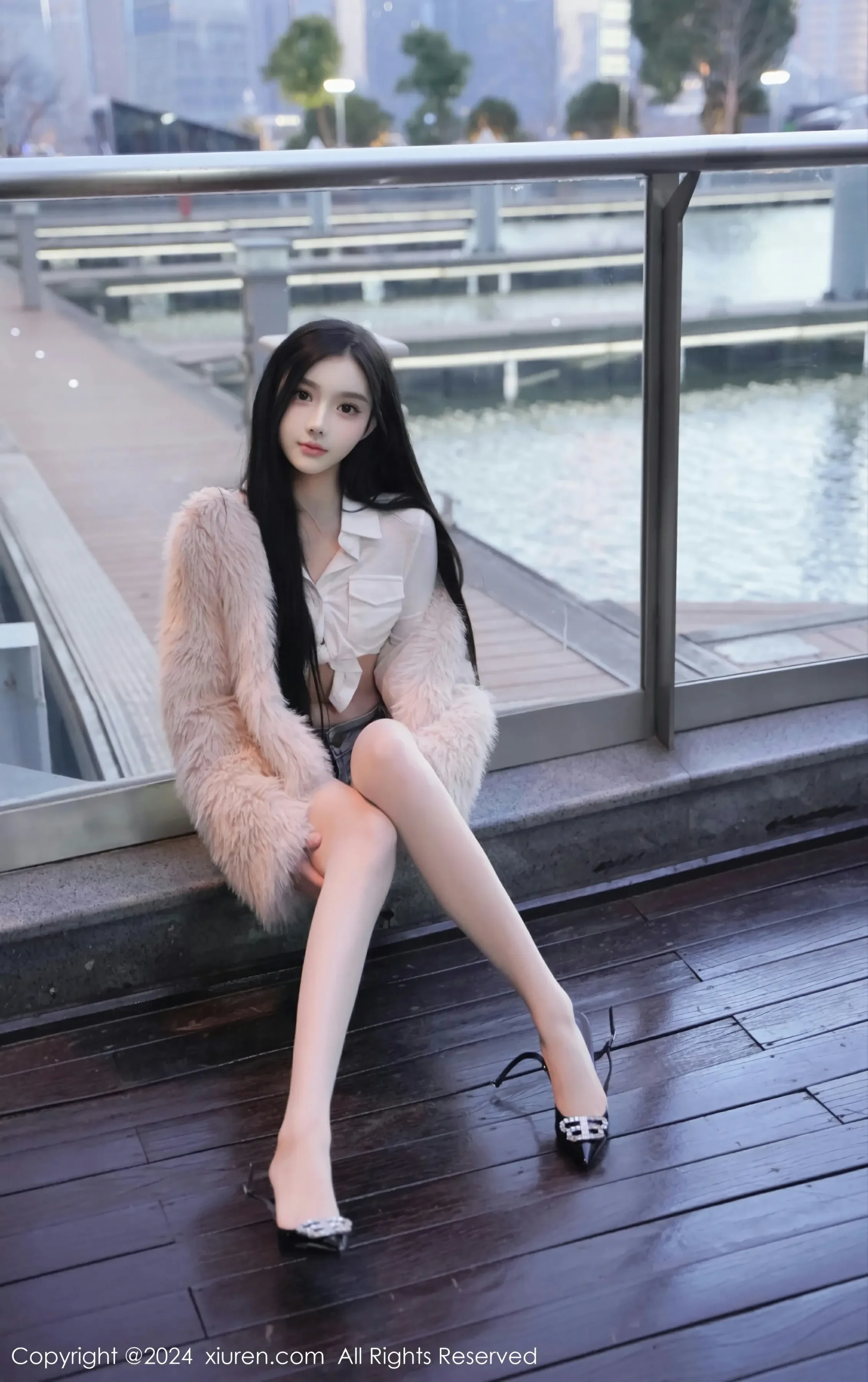  XiuRen 秀人 No.8261 龙雪儿 [77P]第15张