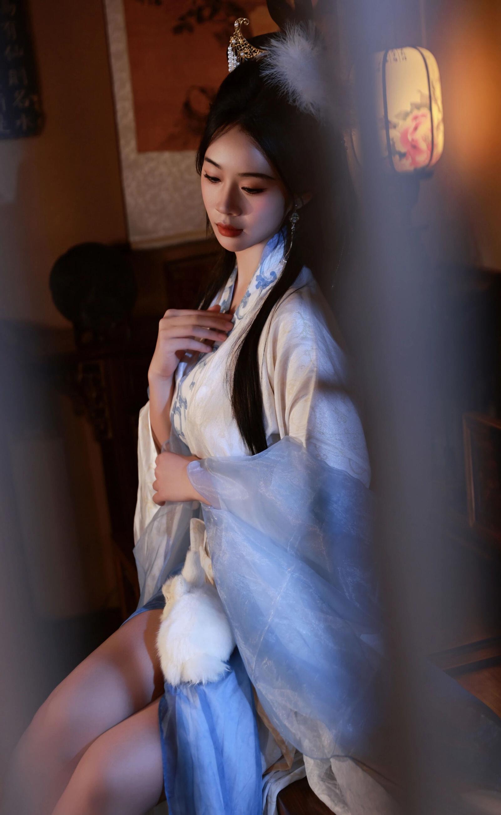  秀人网 No.10835 南乔 [75P]第4张