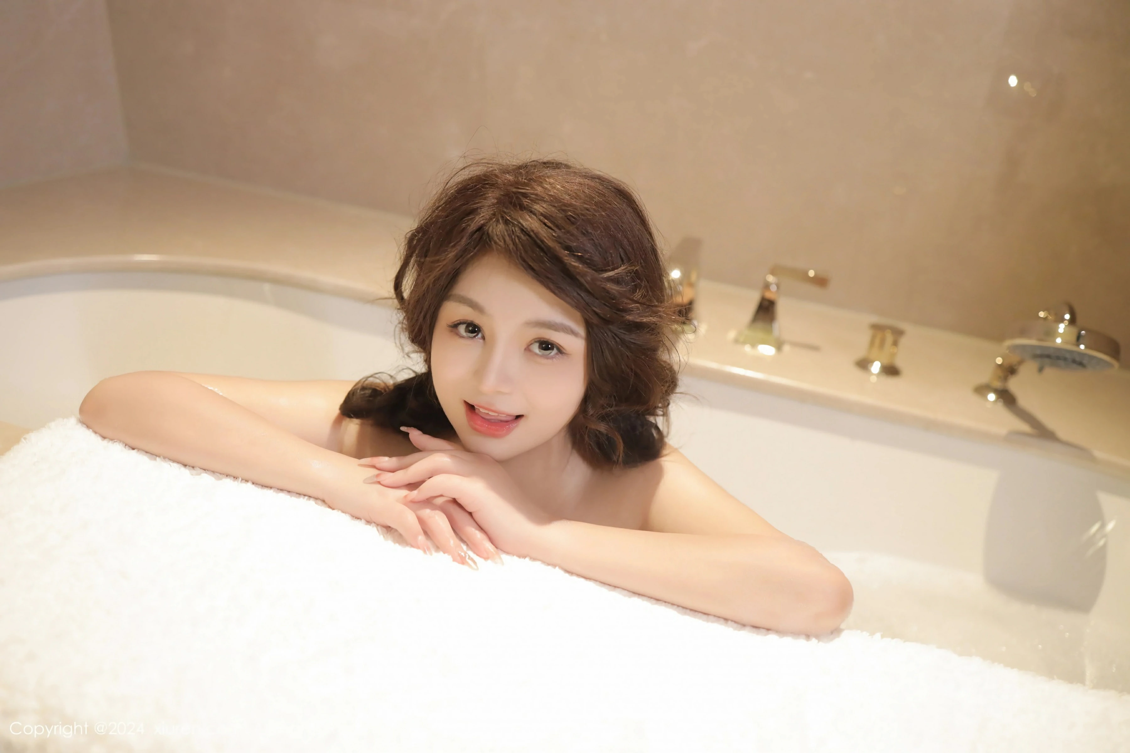  XiuRen 秀人 No.8323 沈思怡 [54P]第1张