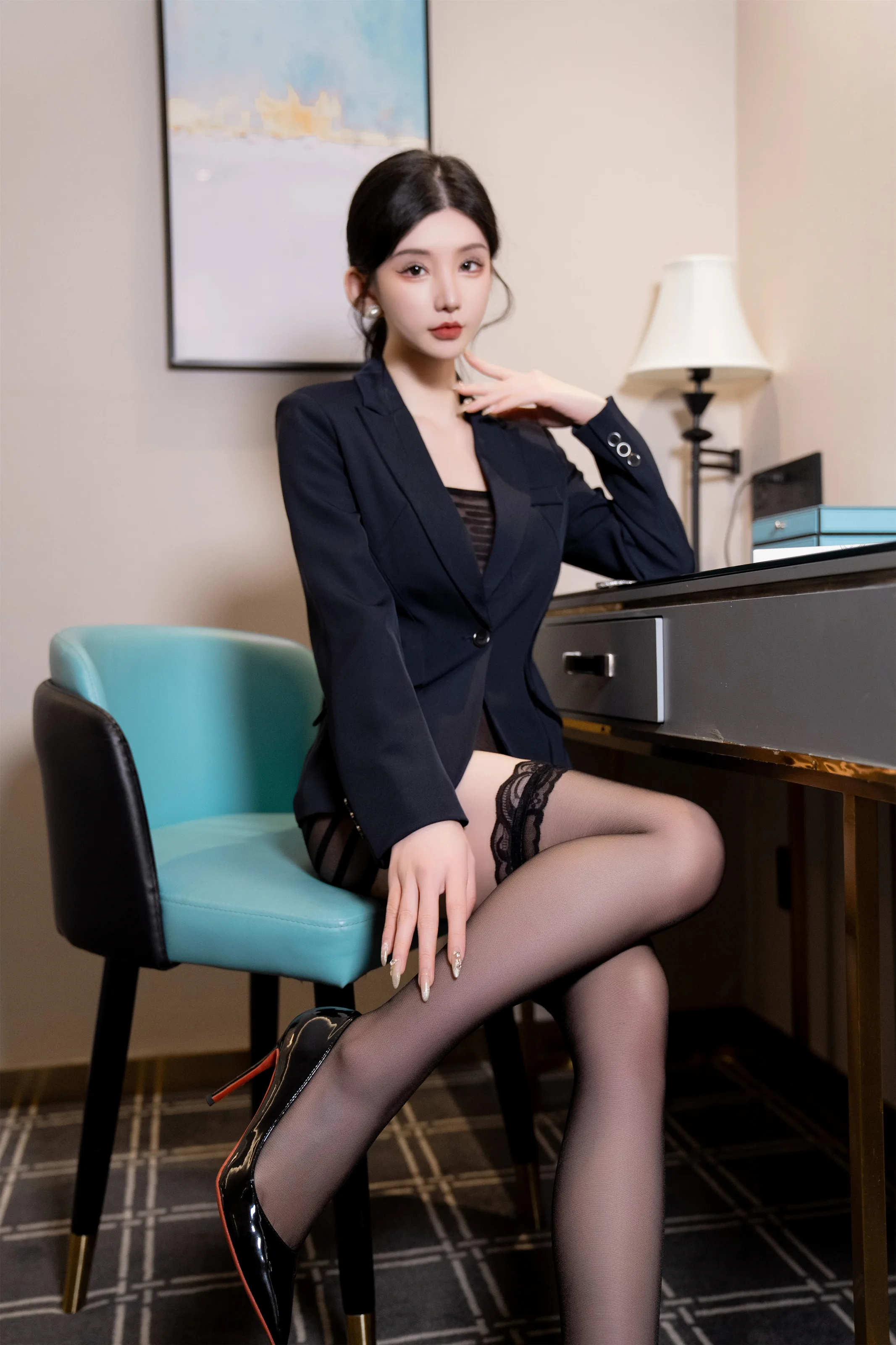  XiuRen 内购版 No.7956 周于希Sally 丝袜销售员 [98P]第7张
