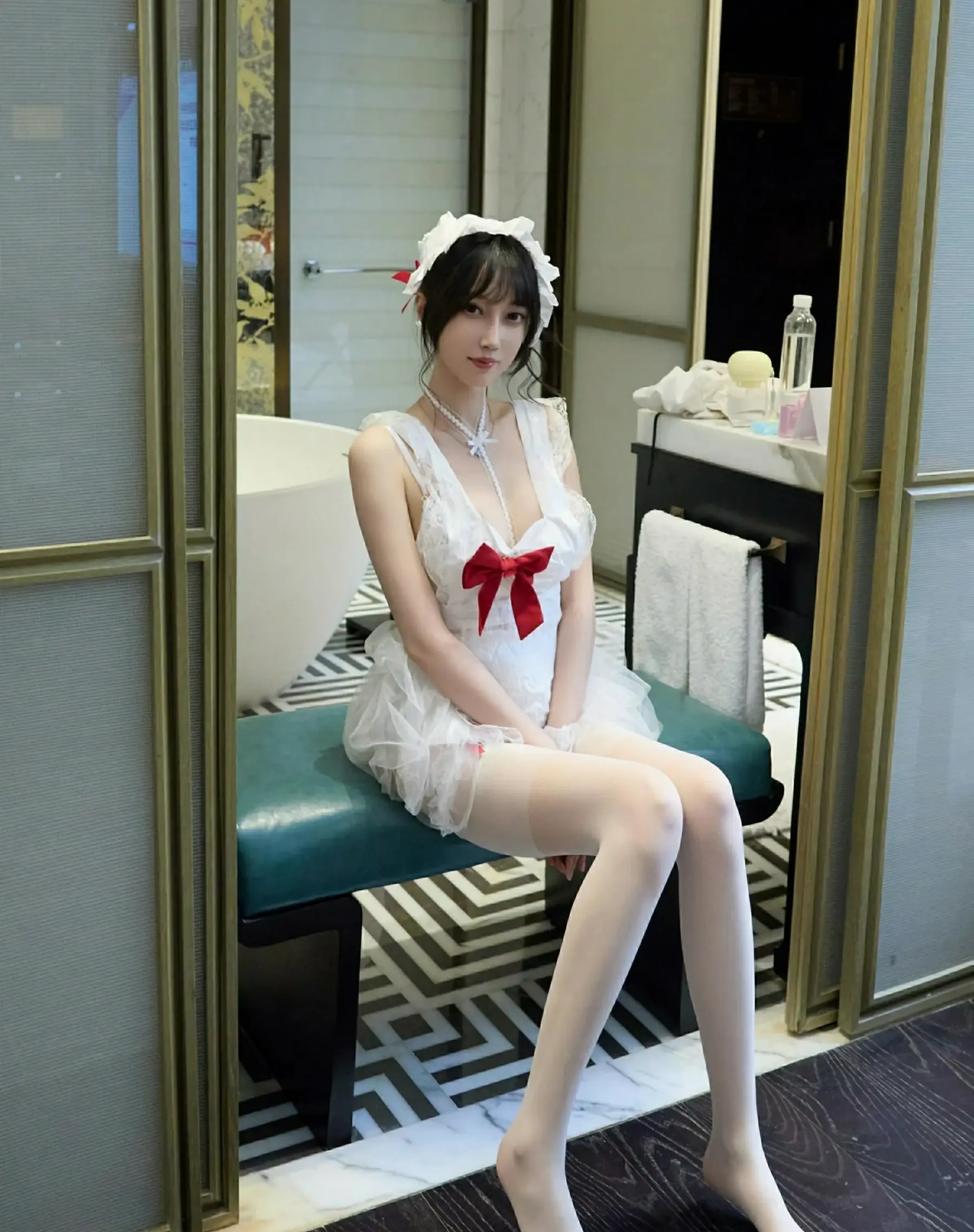  秀人网 No.10827 玥儿玥er [64P]第9张