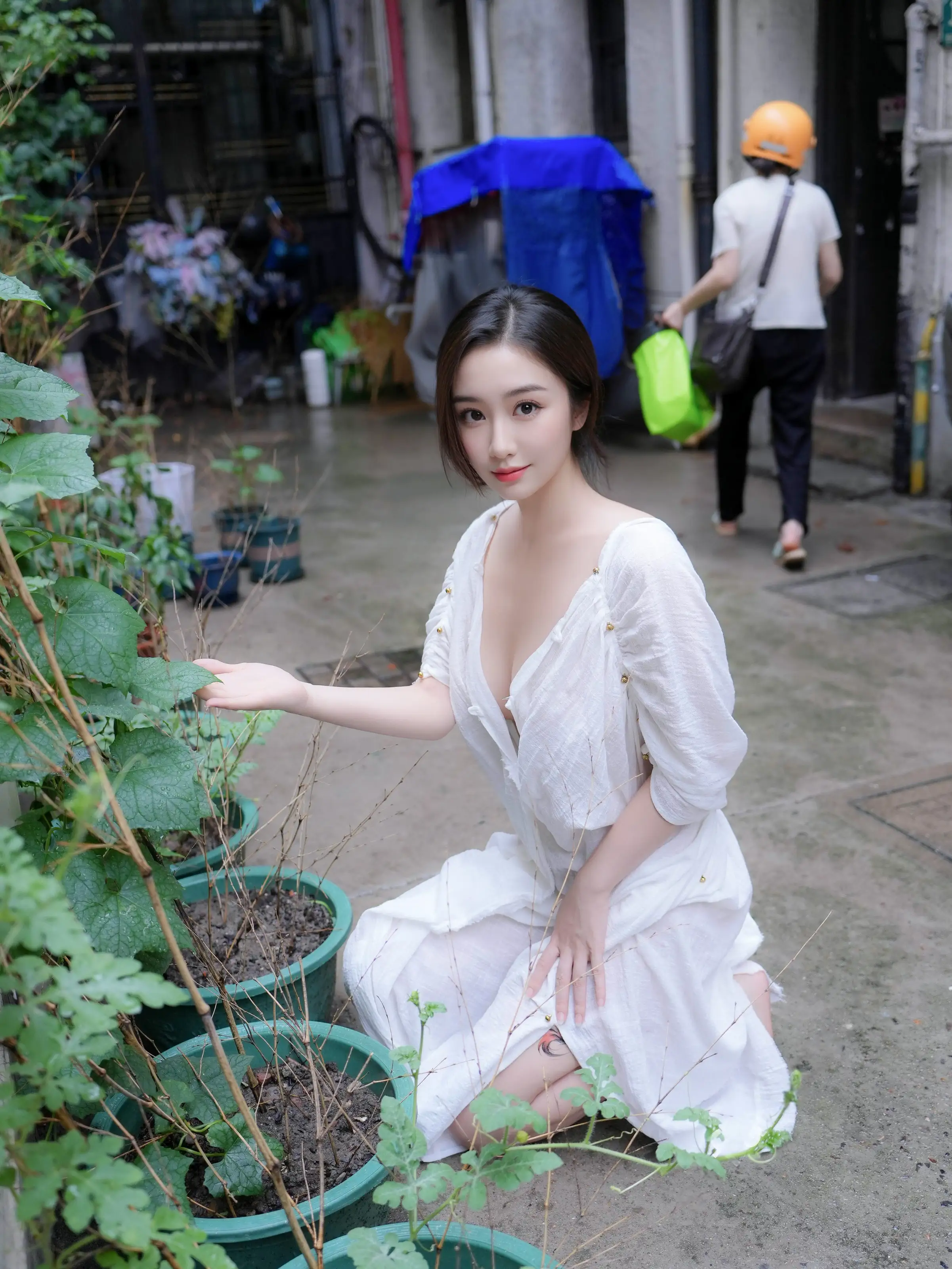 XiuRen 内购版 No.10603 楠芝 身着白色长裙的美女画家 [78P]第2张