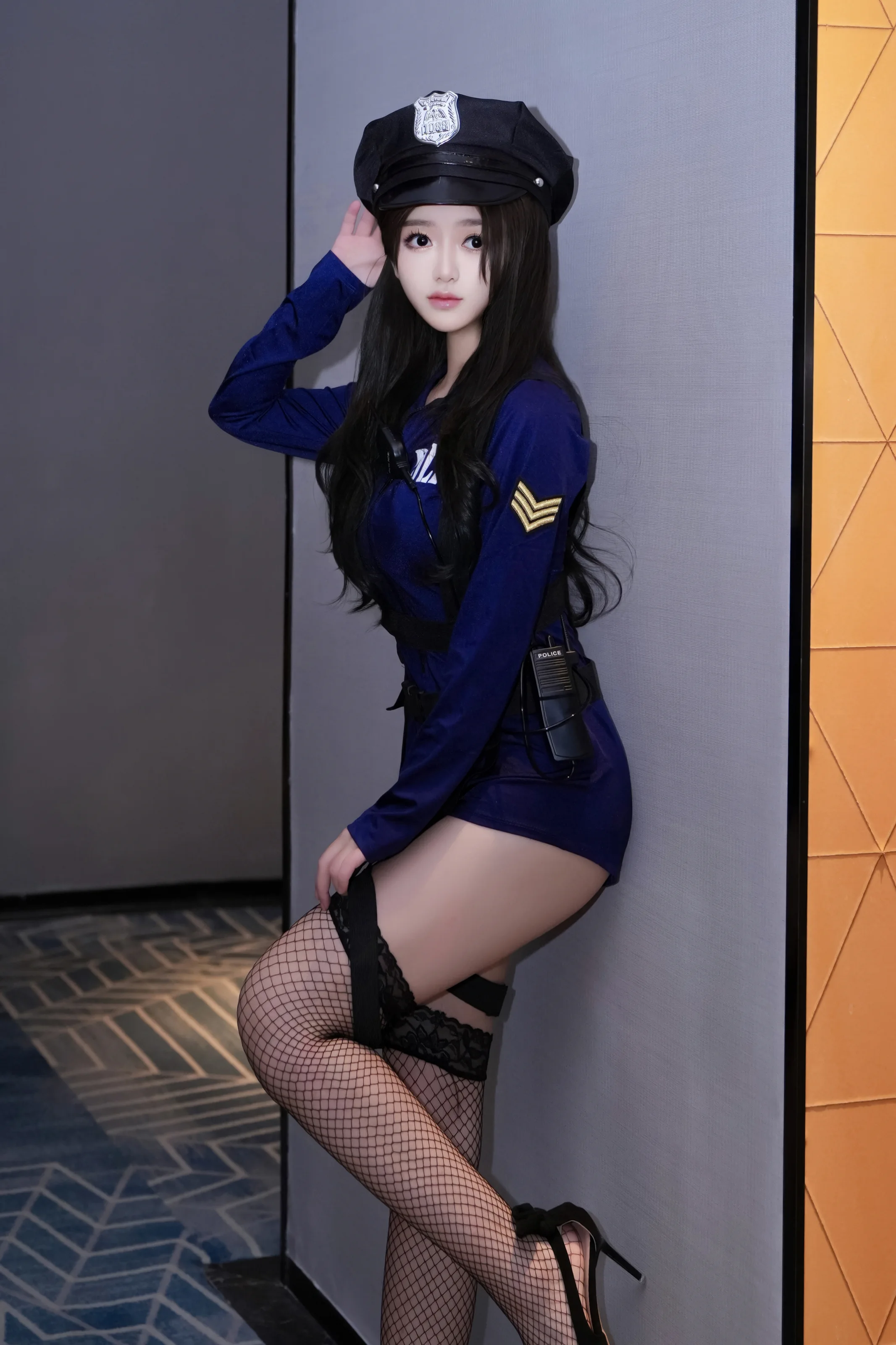  XiuRen 内购版 No.8066 奶茶味的包子 保安制服 [76P]第4张
