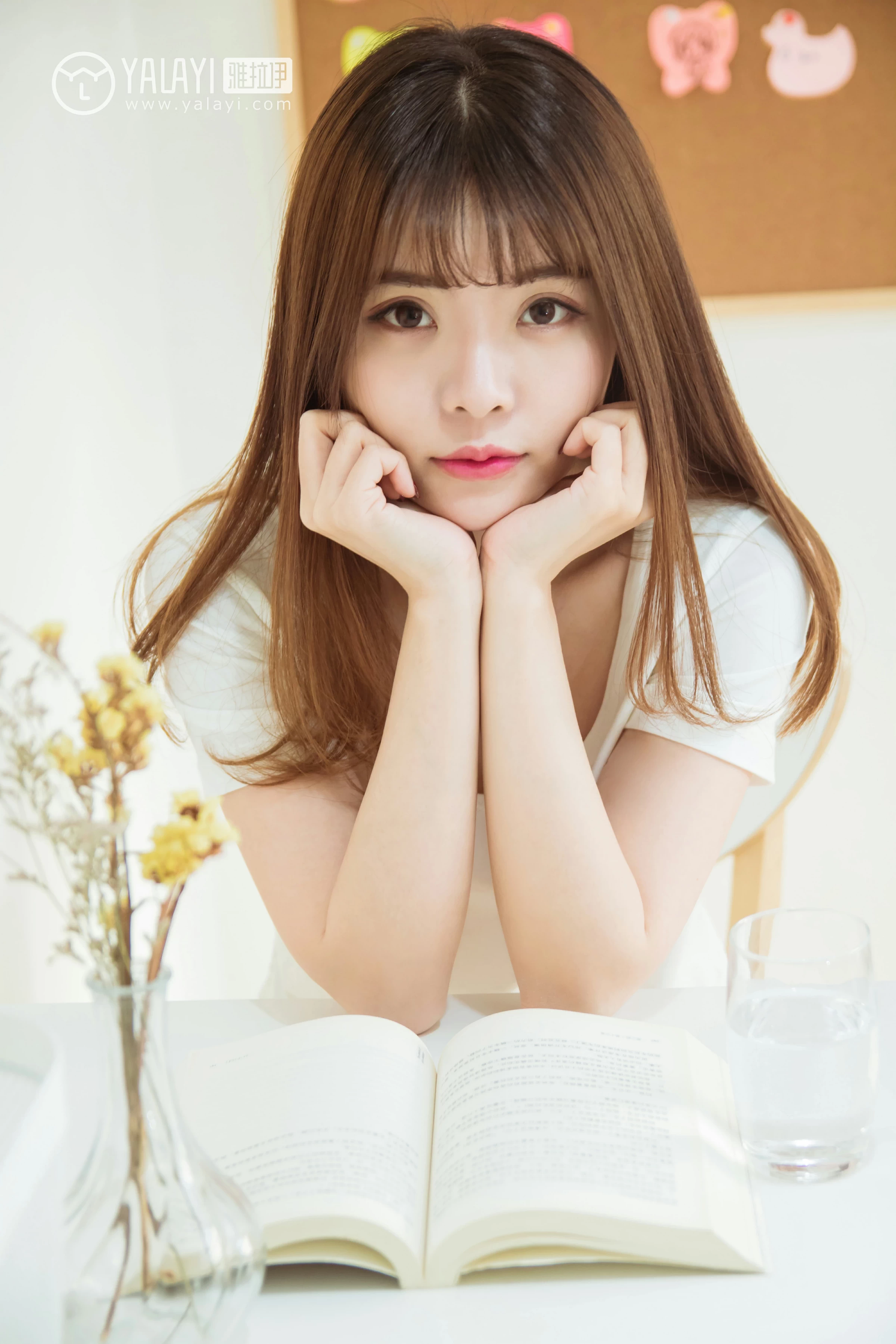 [YALAYI雅拉伊]NO.036 小美好 阳阳 白色衬衫与短袖加白色短裤性感私房写真集第9张