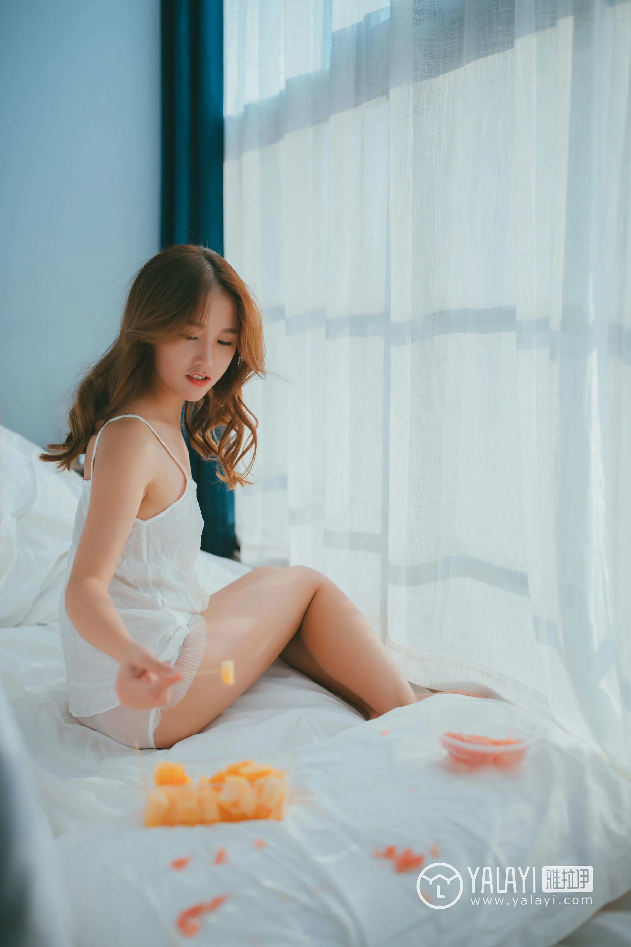 [YALAYI雅拉伊]NO.043 迷幻 李颖惠惠 粉色蕾丝内衣加白色情趣渔网袜性感私房写真集第13张