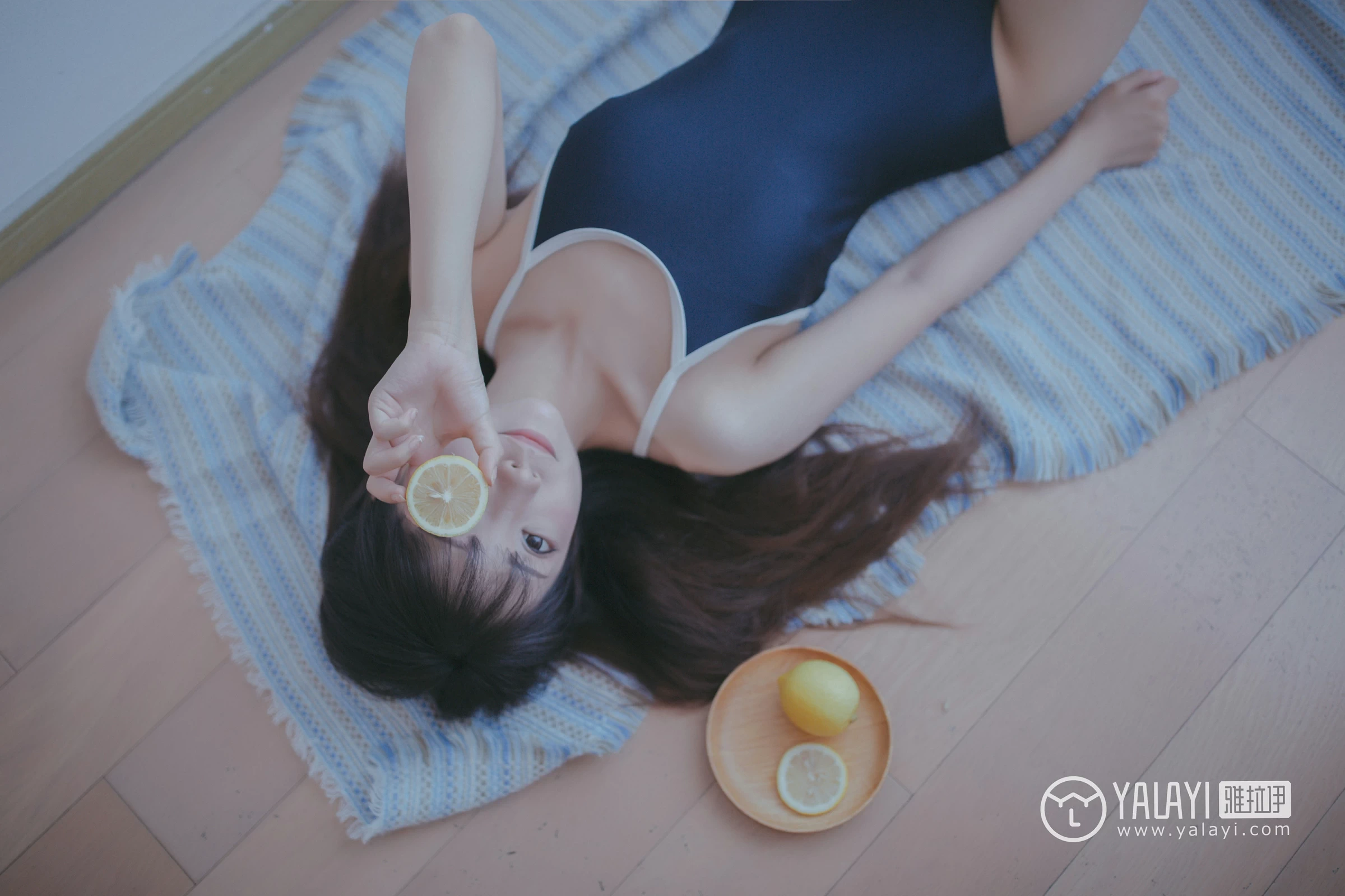 [YALAYI雅拉伊]NO.068 蓝帘幽梦 水花儿 蓝色连体运动内衣性感私房写真集第5张