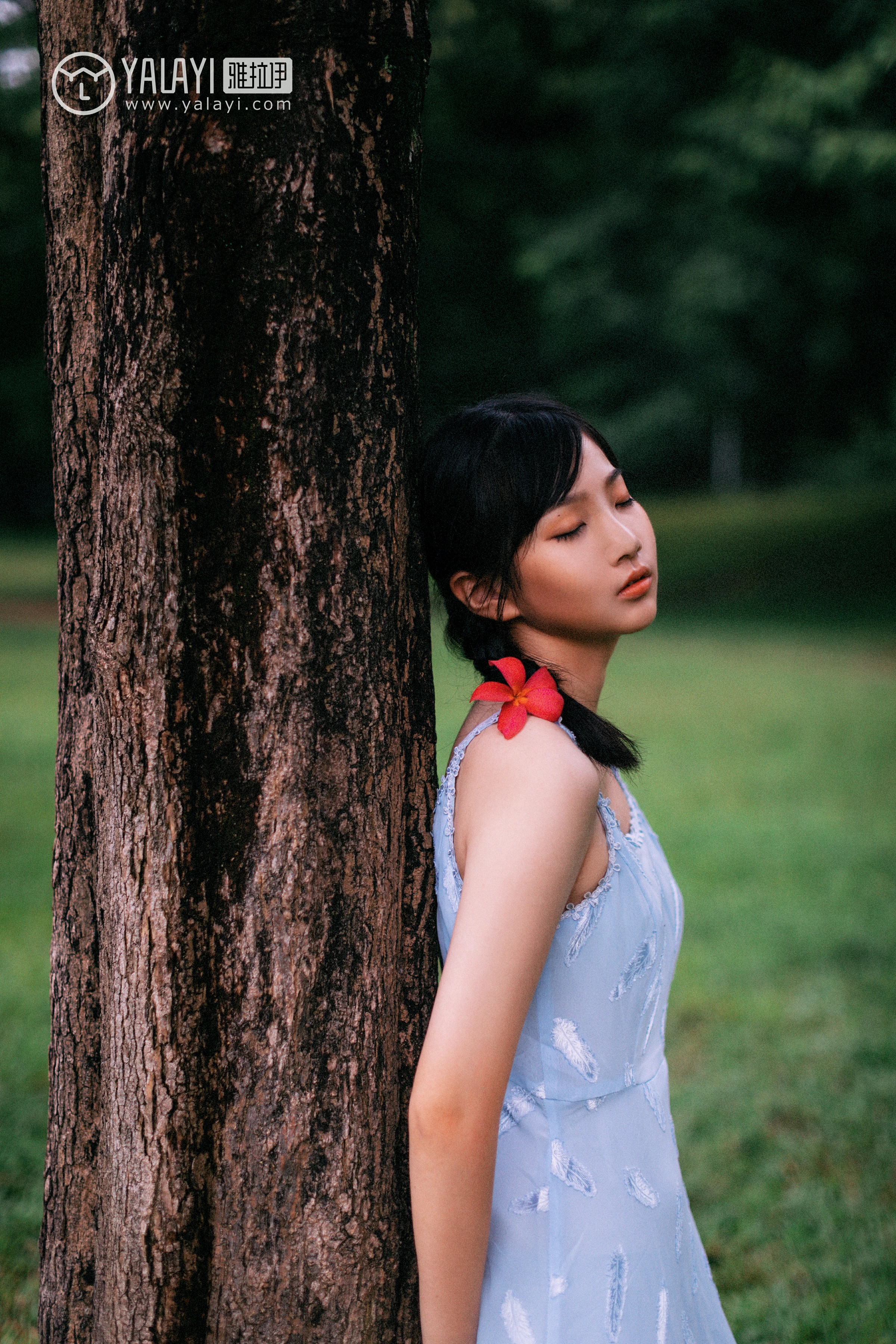 [YALAYI雅拉伊]NO.082 绿喜青花 Doubleyu 淡蓝色吊带连衣裙清纯可爱私房写真集第13张