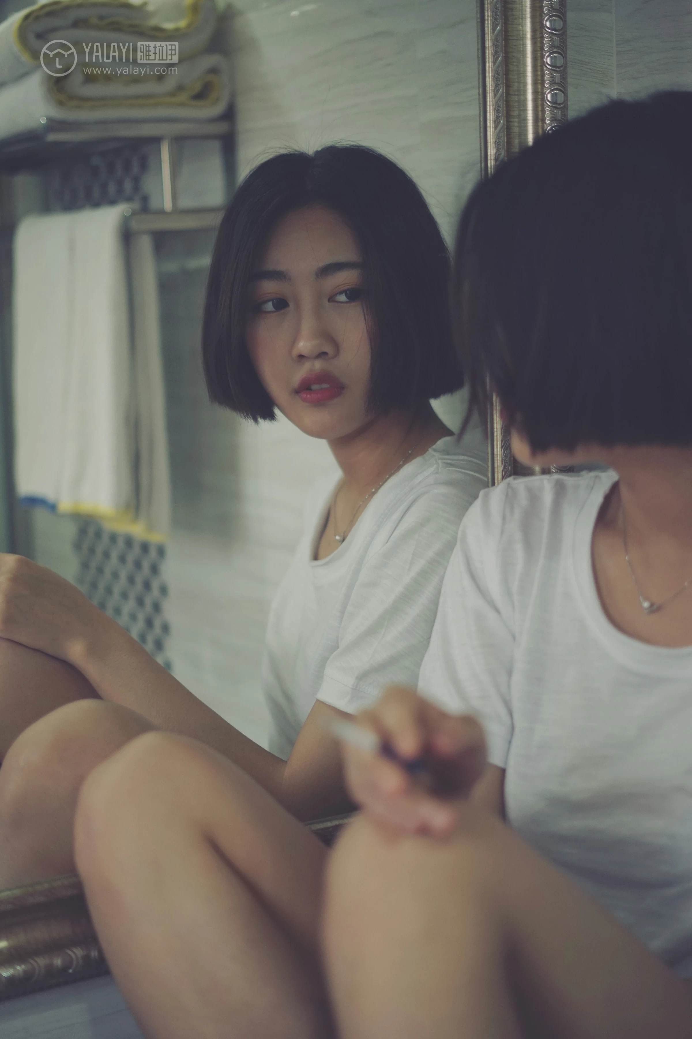 [YALAYI雅拉伊]NO.087 灯暖衣轻 肖萧 白色短袖加黑色透视蕾丝内衣性感私房写真集第2张