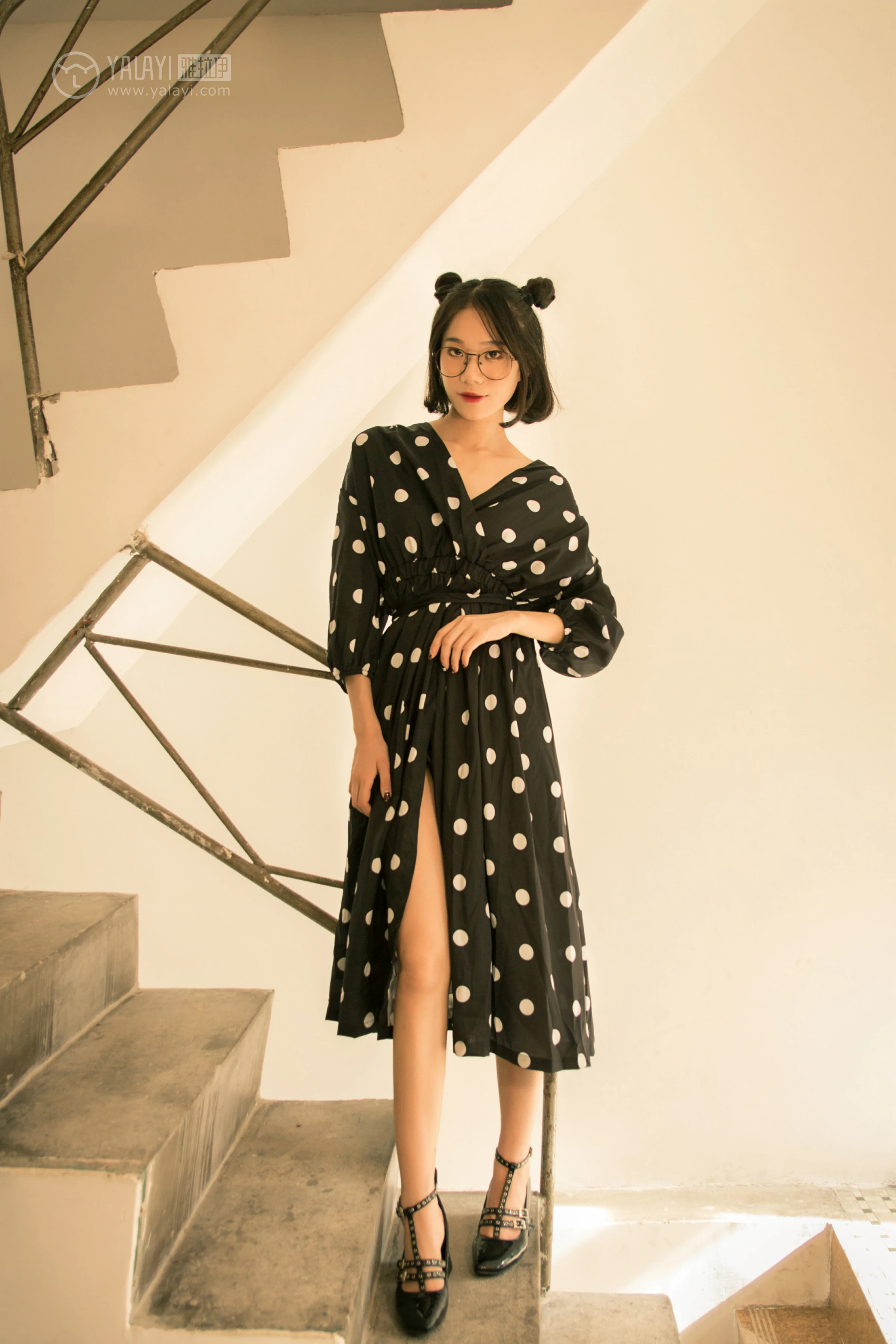 [YALAYI雅拉伊]NO.114 双面伊人 琳琳 琛琛 居家睡衣性感私房写真集第12张