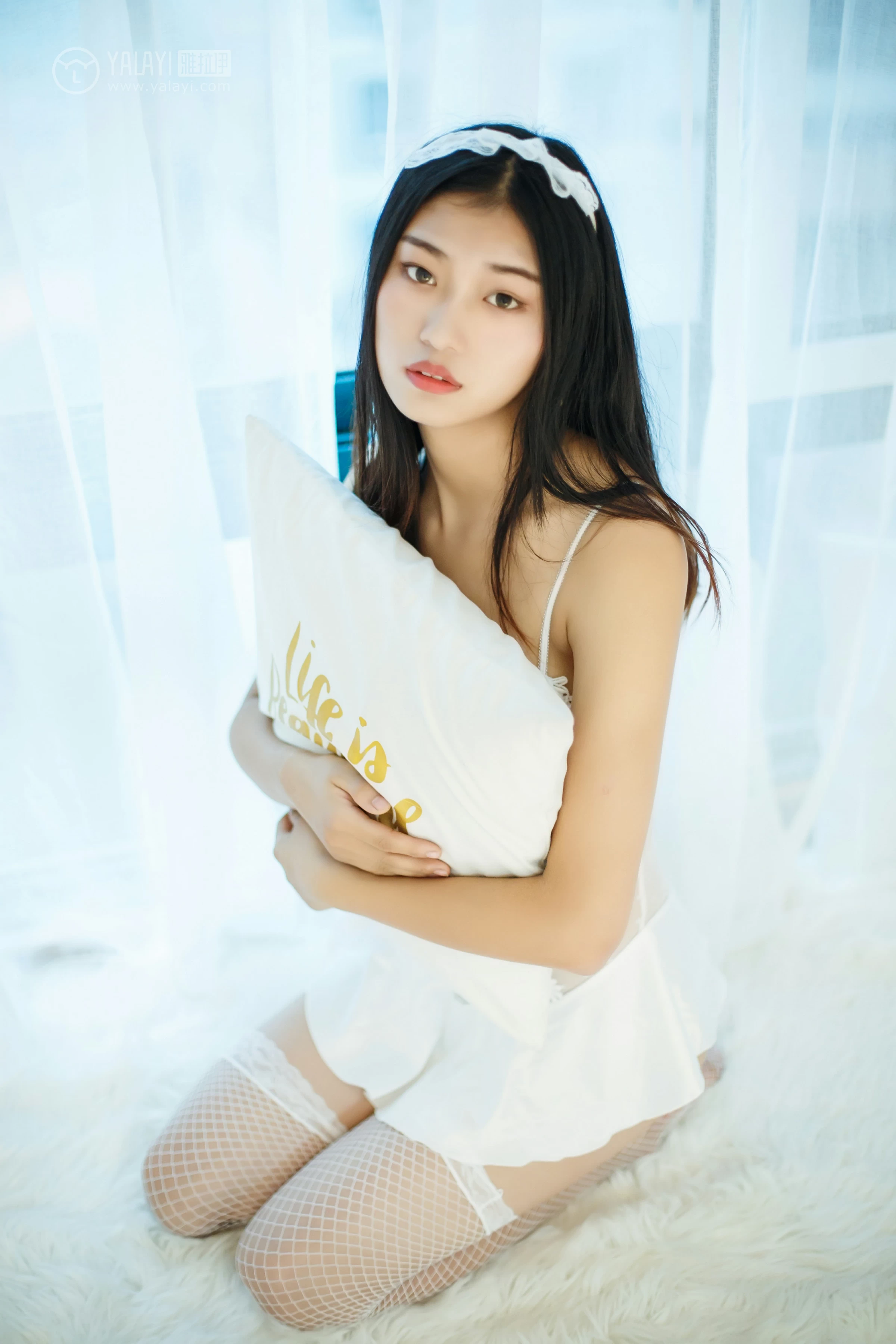 [YALAYI雅拉伊]NO.124 邻家小姐姐 和风 白色透视蕾丝内衣加情趣渔网袜性感私房写真集第4张