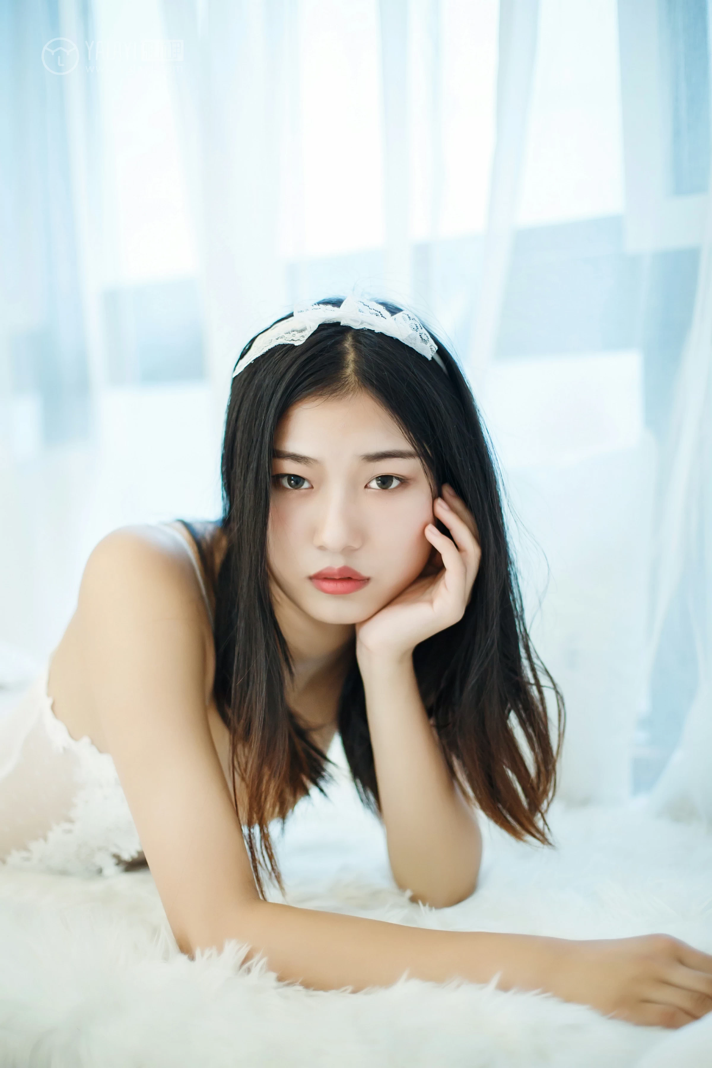 [YALAYI雅拉伊]NO.124 邻家小姐姐 和风 白色透视蕾丝内衣加情趣渔网袜性感私房写真集第9张