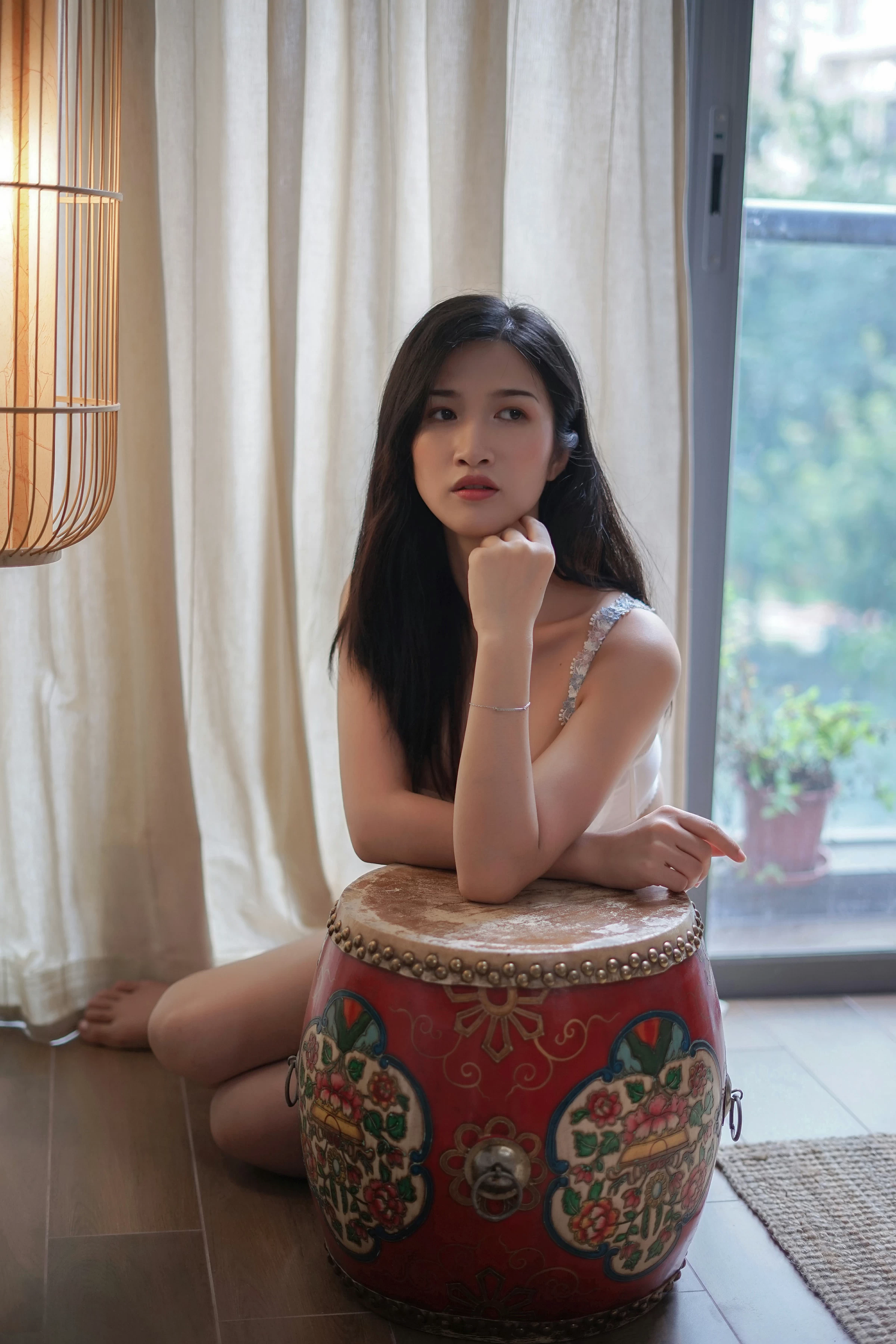 [YALAYI雅拉伊]NO.127 壹日 塔塔 白色吊带睡衣加蕾丝内衣性感私房写真集第12张