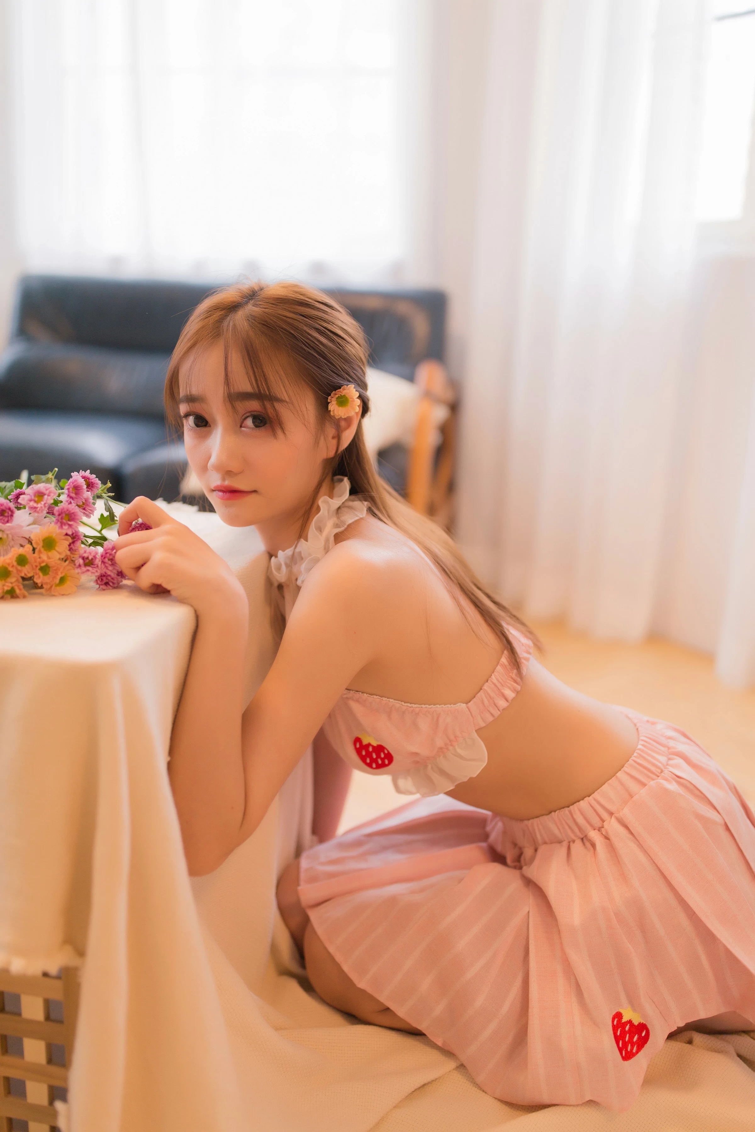 [YALAYI雅拉伊]NO.128 港女 李诗雨 粉色情趣睡衣与短裙加情趣内衣性感私房写真集第2张