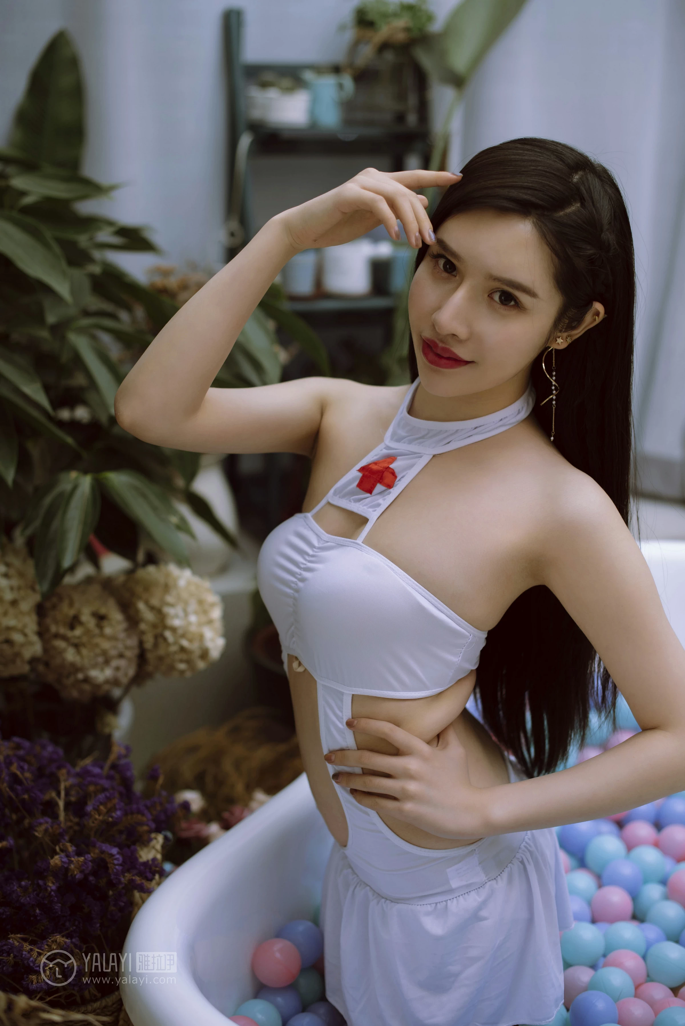 [YALAYI雅拉伊]NO.141 性感护士姐姐 颖莹 白色透视情趣制服内衣私房写真集第8张