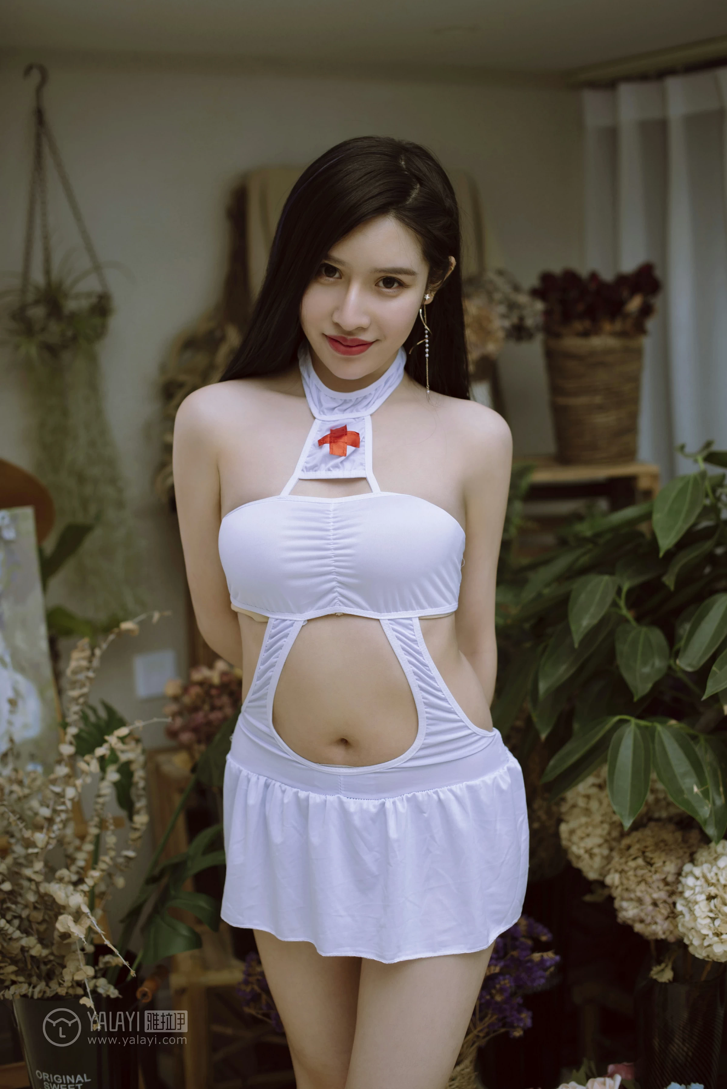 [YALAYI雅拉伊]NO.141 性感护士姐姐 颖莹 白色透视情趣制服内衣私房写真集第11张