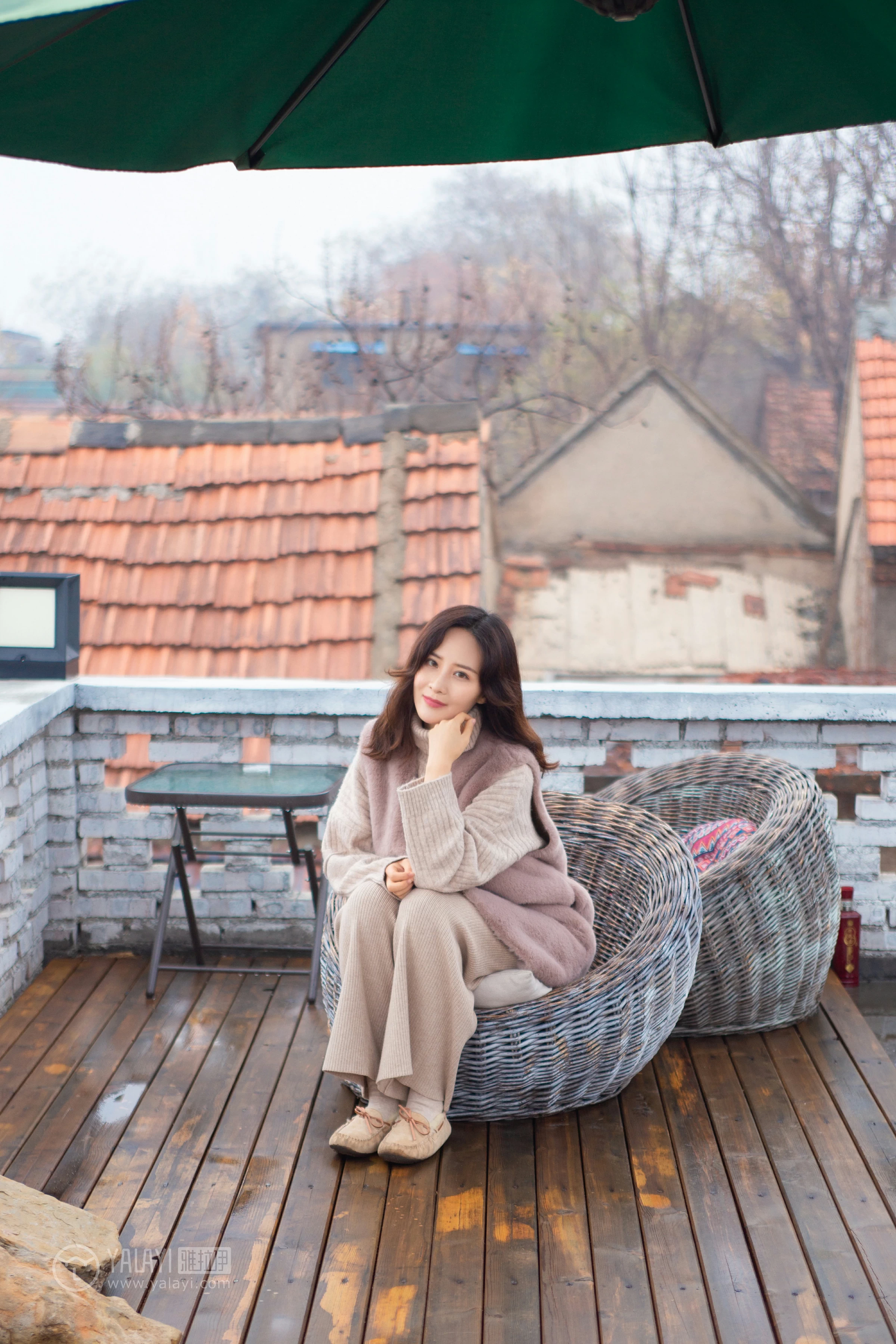 [YALAYI雅拉伊]NO.151 旅行日记 毛毛 米色毛衣加休闲长裤私房写真集第7张