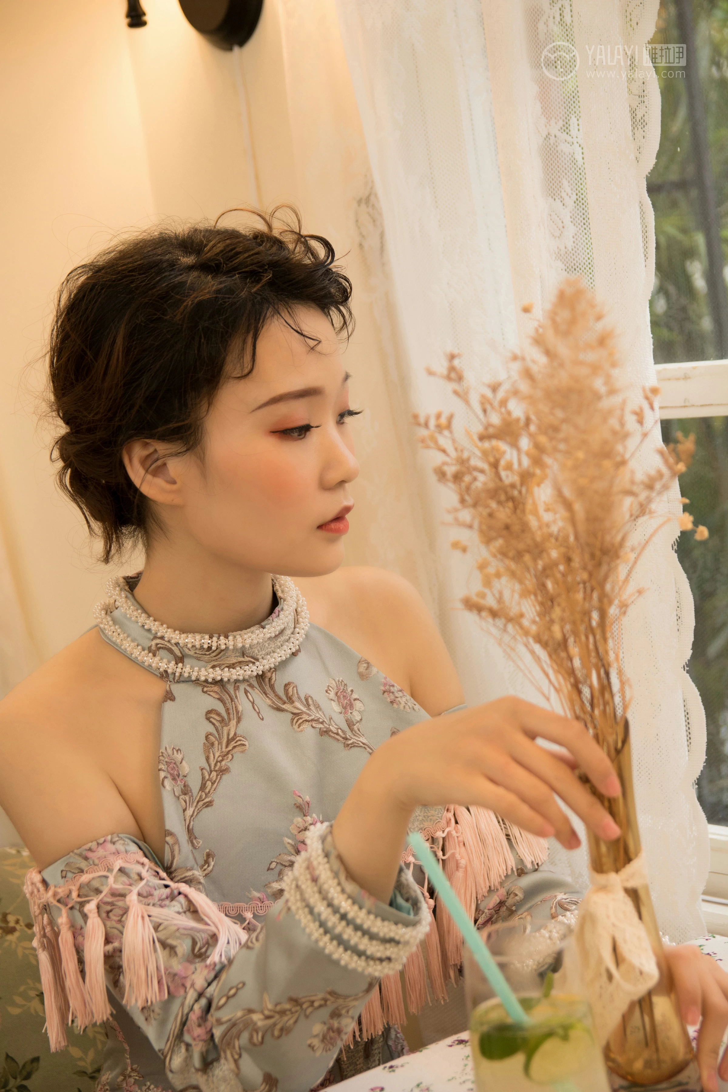 [YALAYI雅拉伊]NO.155 等2 奥莉 吊脖连衣裙 优雅端庄私房写真集第4张