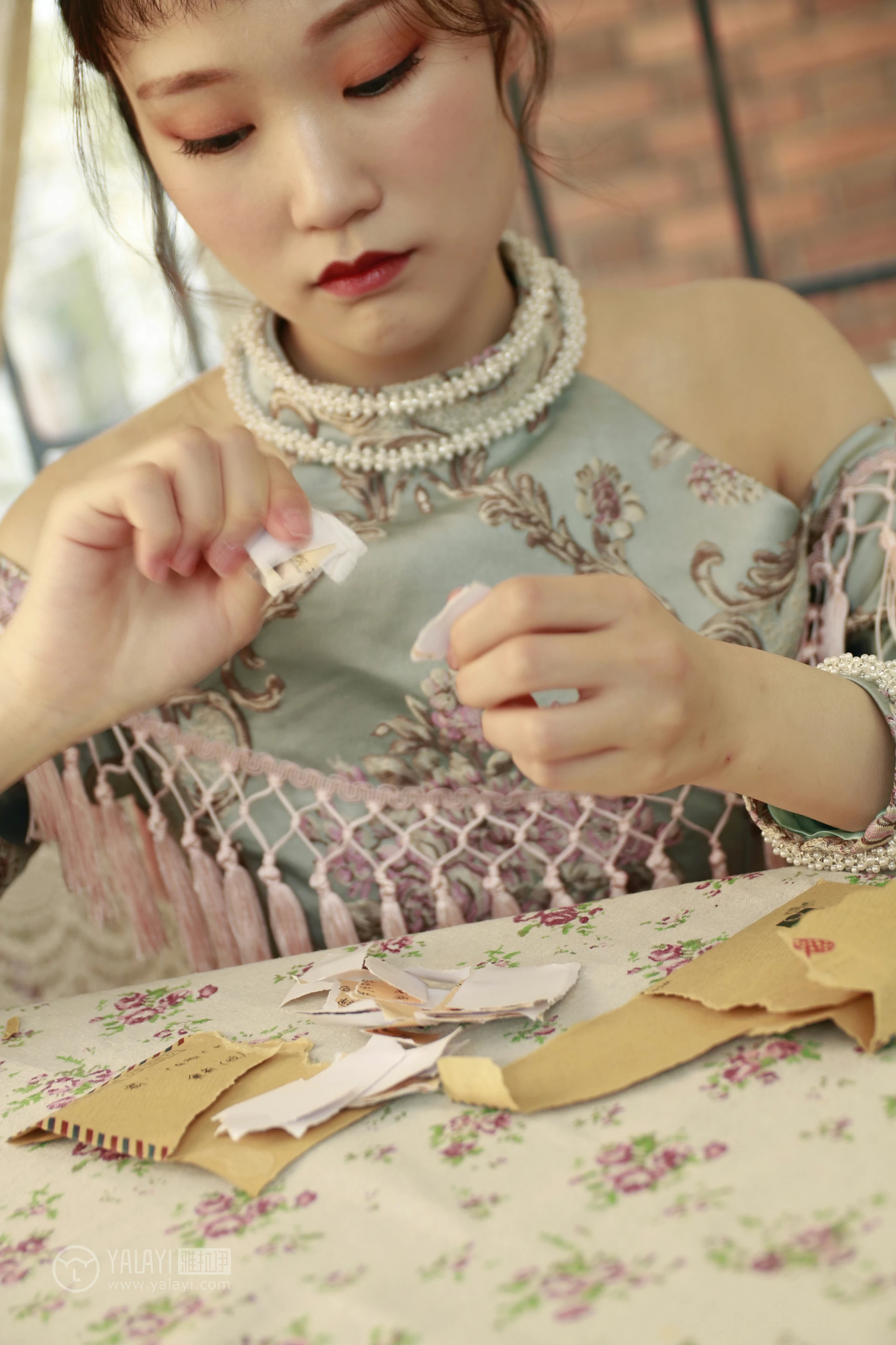 [YALAYI雅拉伊]NO.155 等2 奥莉 吊脖连衣裙 优雅端庄私房写真集第14张