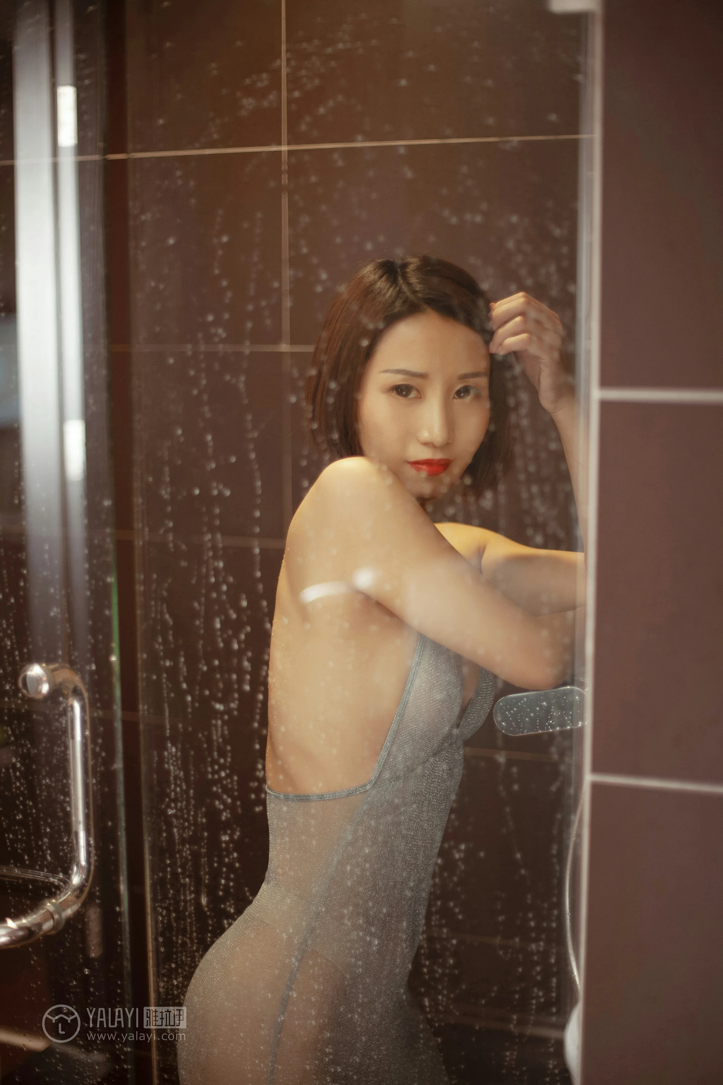 [YALAYI雅拉伊]NO.144 浴湿不挂 嫣然 吊带透视情趣连衣裙性感私房写真集第3张