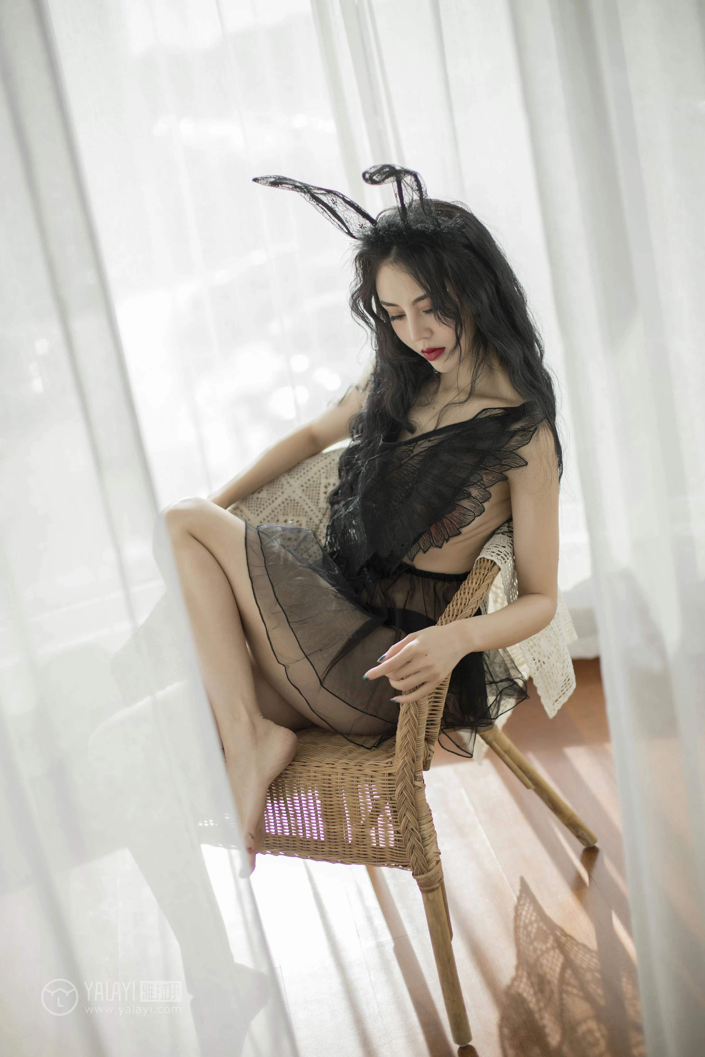 [YALAYI雅拉伊]NO.157 童话 凉儿 黑色透视情趣睡衣裙性感私房写真集第12张