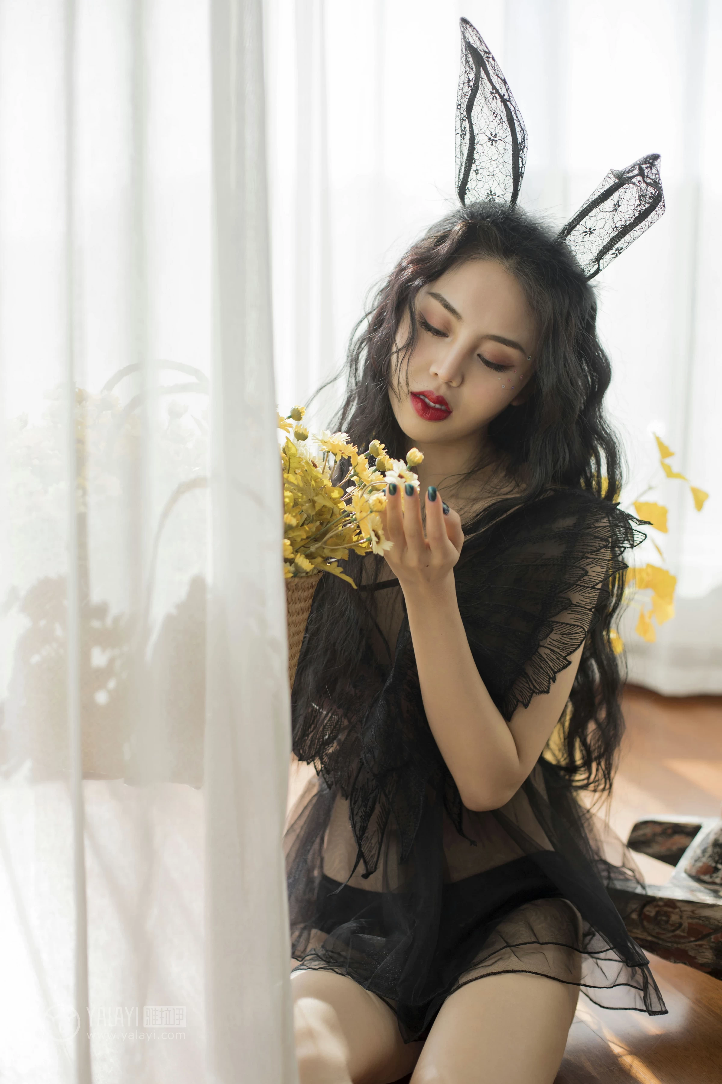 [YALAYI雅拉伊]NO.157 童话 凉儿 黑色透视情趣睡衣裙性感私房写真集第18张