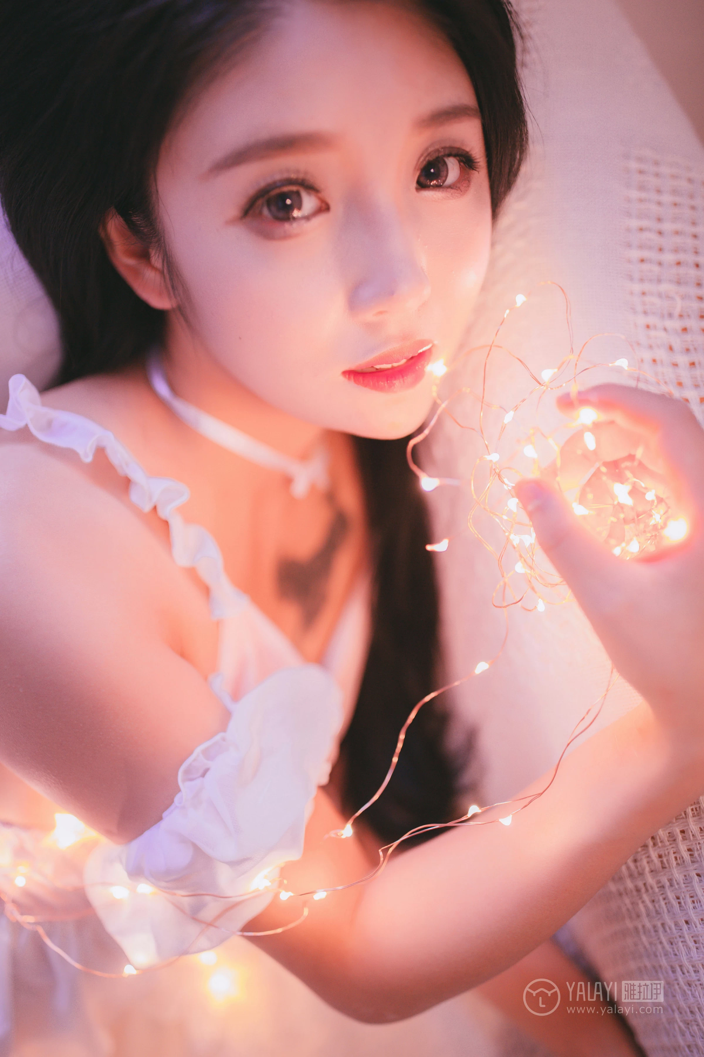 [YALAYI雅拉伊]No.170 花非花 林林子酱 白色透视情趣内衣加白色丝袜美腿性感私房写真集第6张